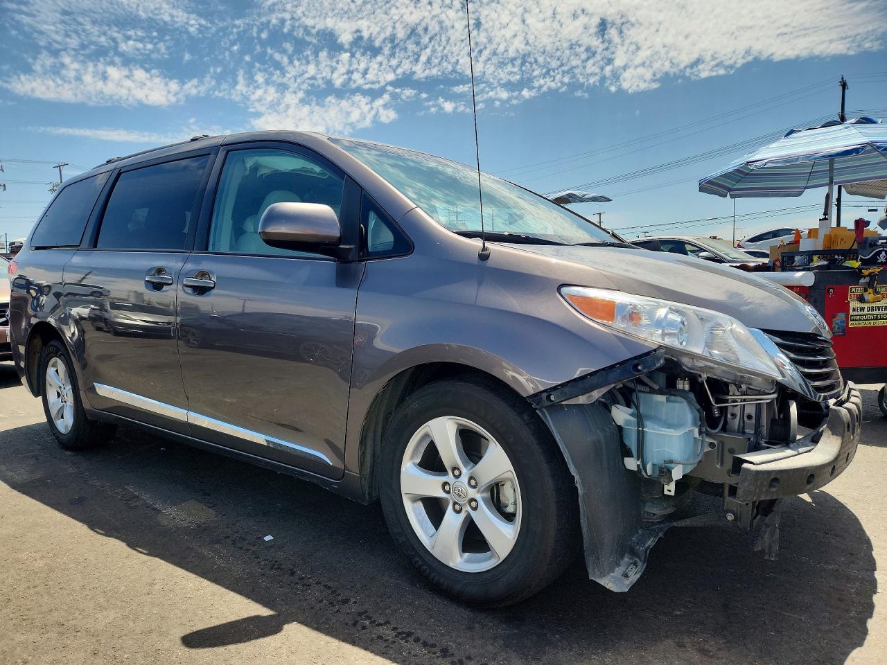 2013 Toyota Sienna Le Серый vin: 5TDKK3DC3DS400792