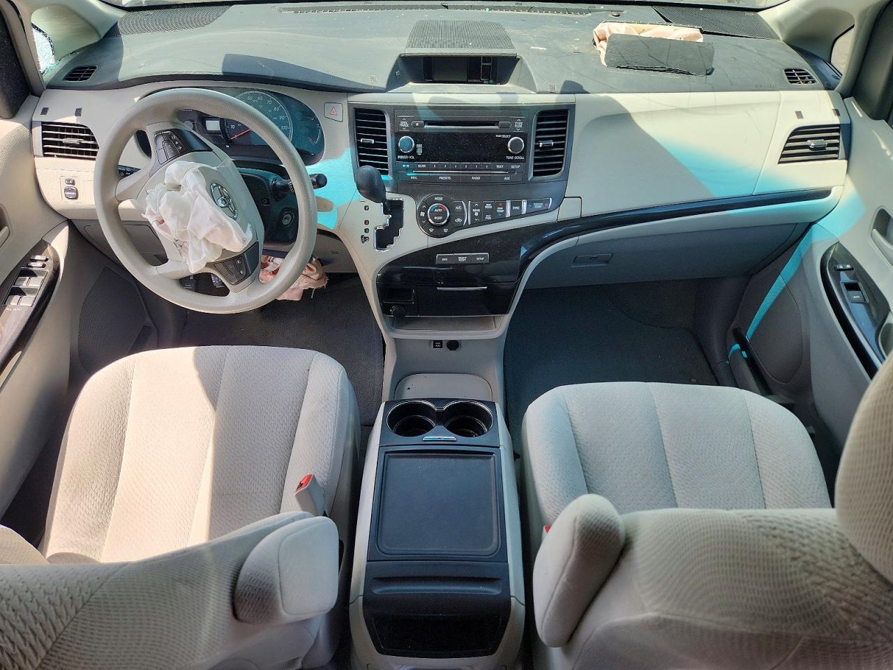 2013 Toyota Sienna Le Серый vin: 5TDKK3DC3DS400792