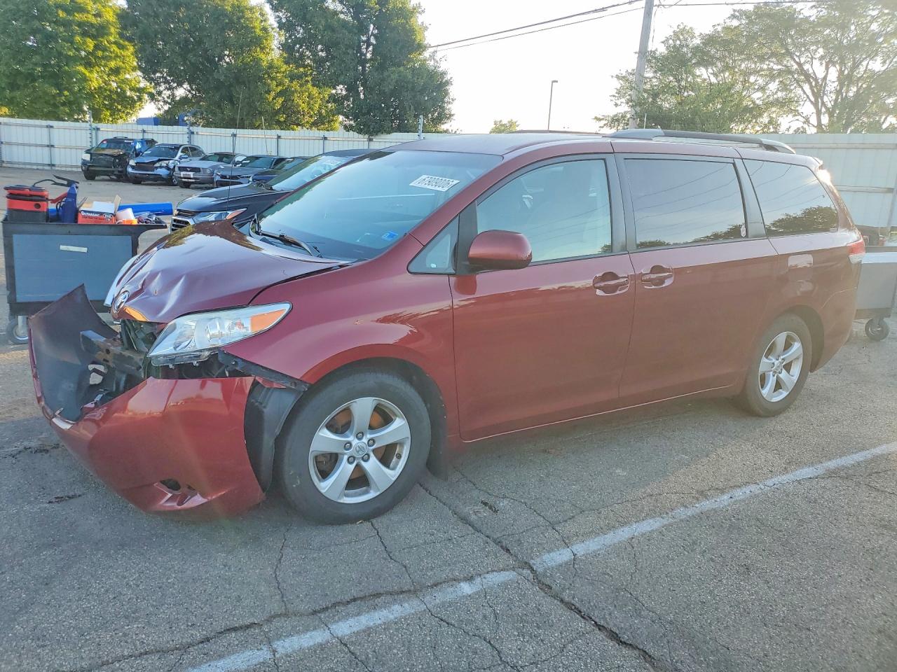 2014 Toyota Sienna Le Red vin: 5TDKK3DC3ES415388