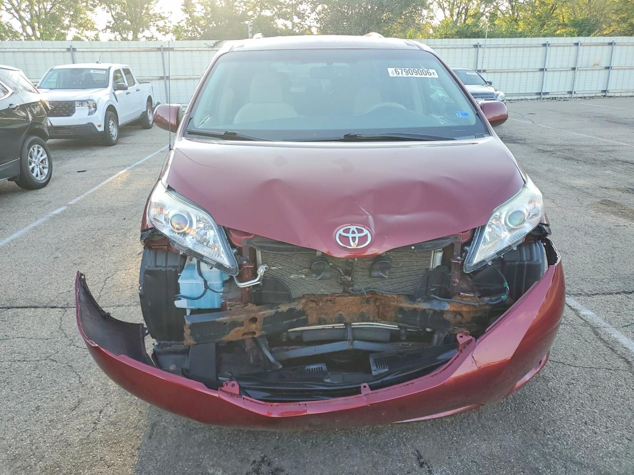 2014 Toyota Sienna Le Red vin: 5TDKK3DC3ES415388