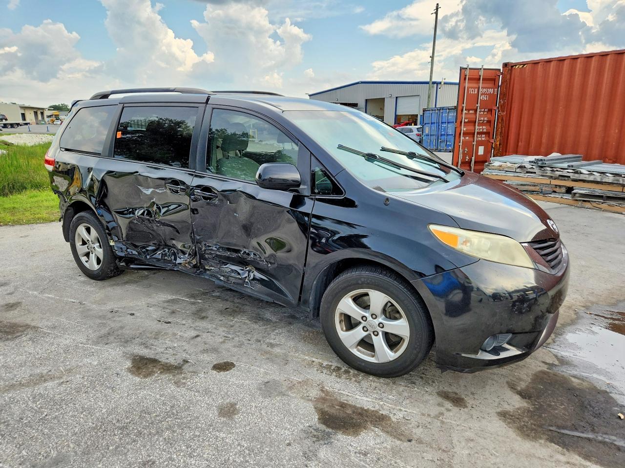 2014 Toyota Sienna Le Black vin: 5TDKK3DC3ES431168