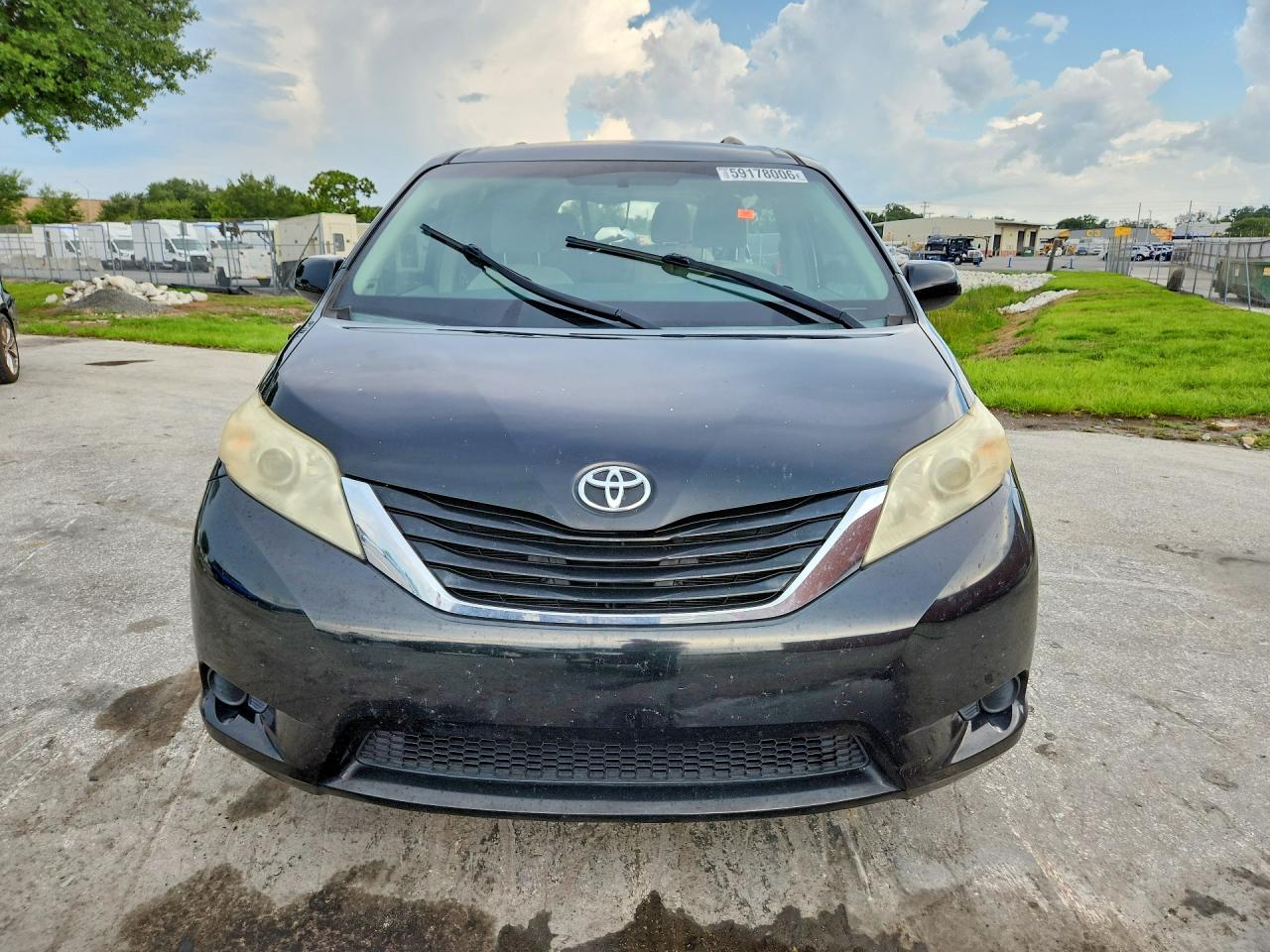 2014 Toyota Sienna Le Black vin: 5TDKK3DC3ES431168