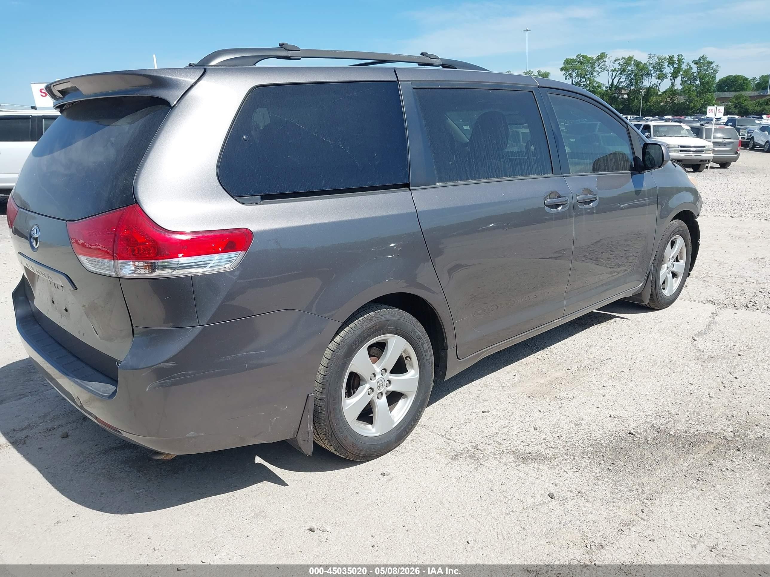 2014 Toyota Sienna Le V6 8 Passenger Gray vin: 5TDKK3DC3ES447158