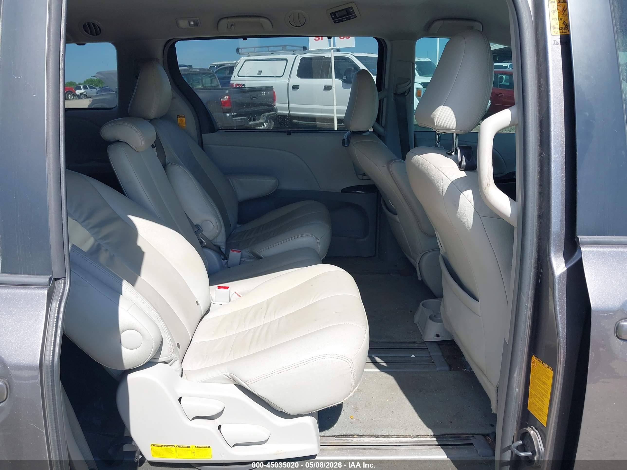 2014 Toyota Sienna Le V6 8 Passenger Gray vin: 5TDKK3DC3ES447158
