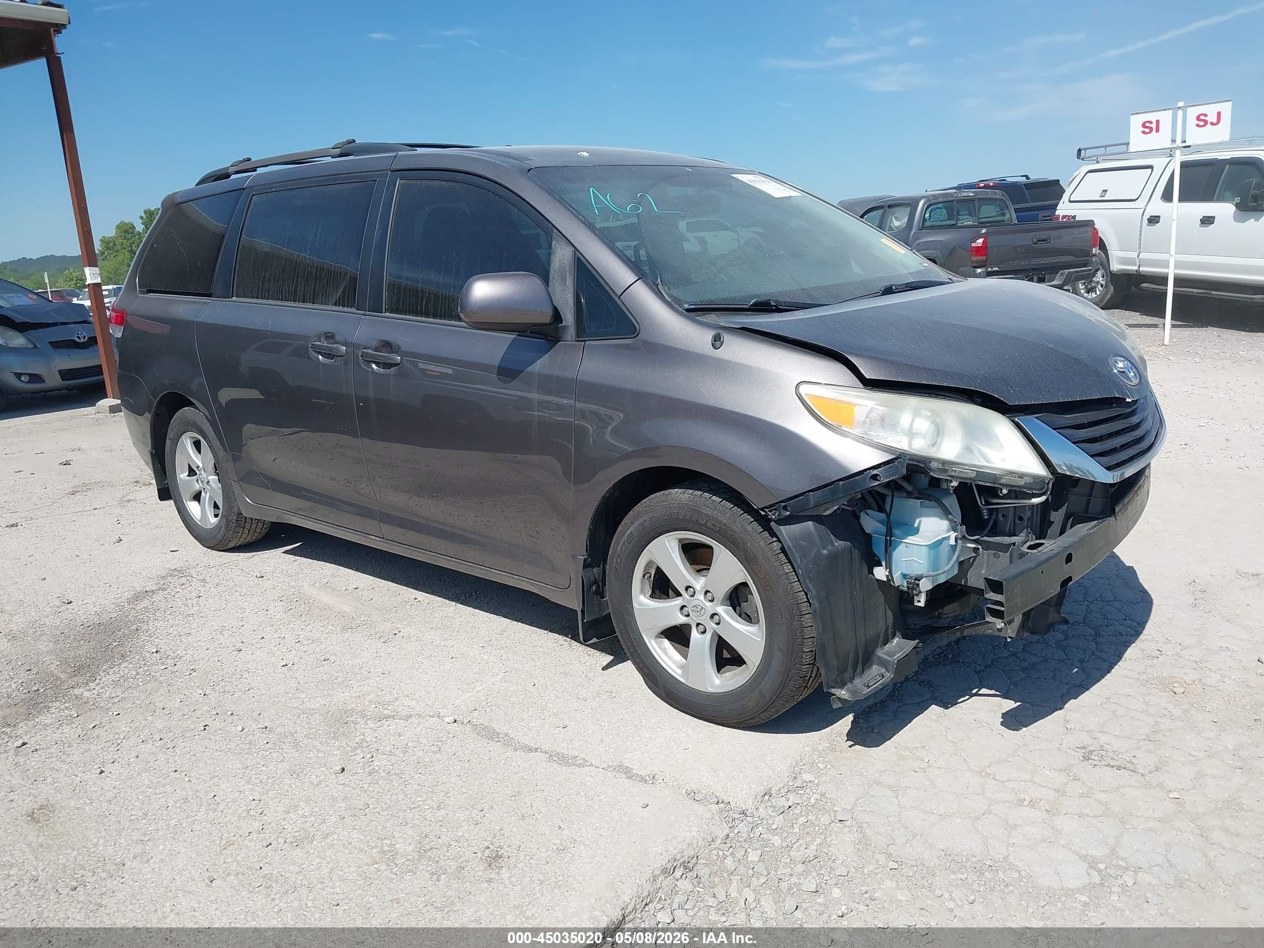 2014 Toyota Sienna Le V6 8 Passenger Gray vin: 5TDKK3DC3ES447158