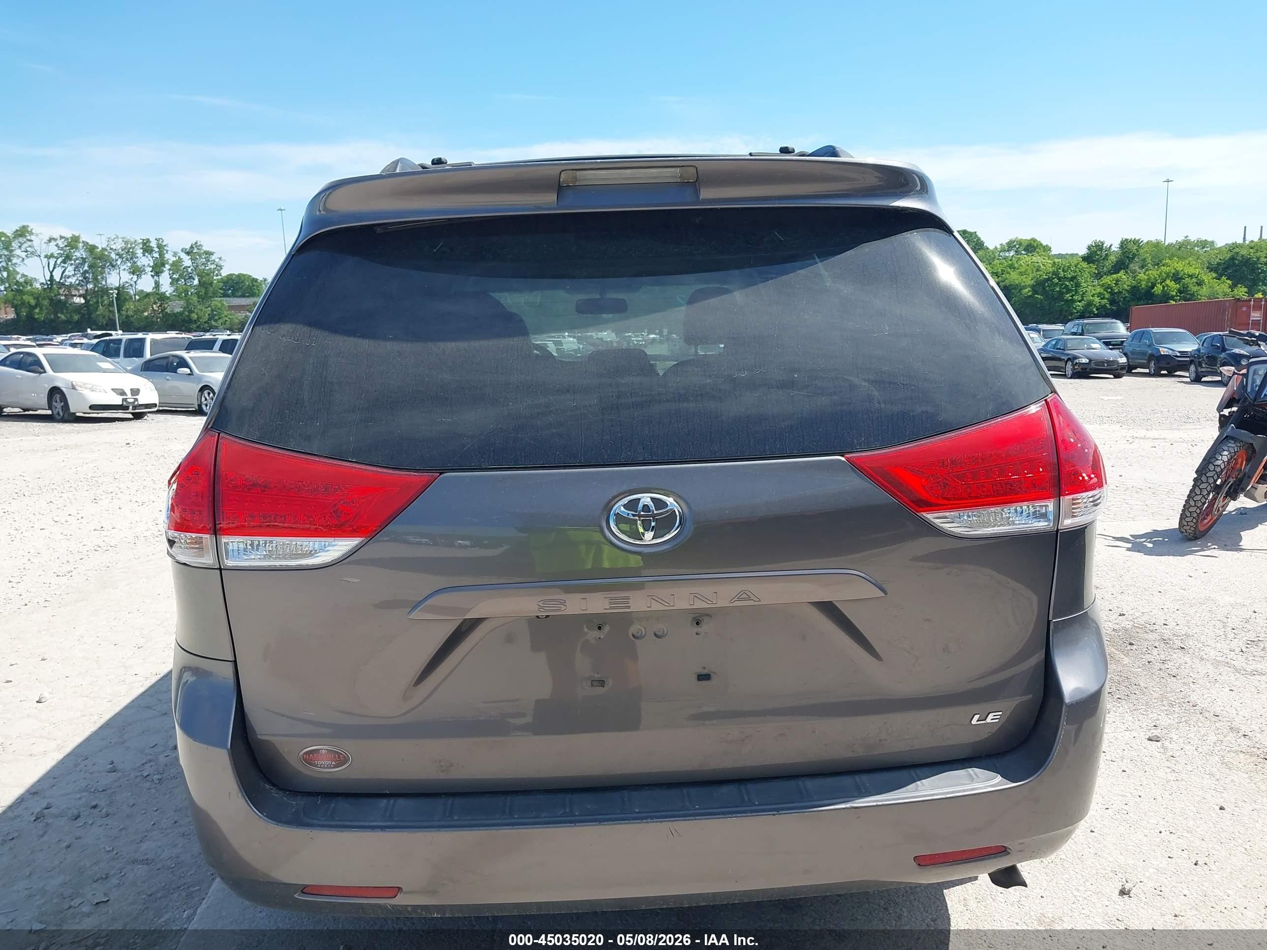 2014 Toyota Sienna Le V6 8 Passenger Gray vin: 5TDKK3DC3ES447158