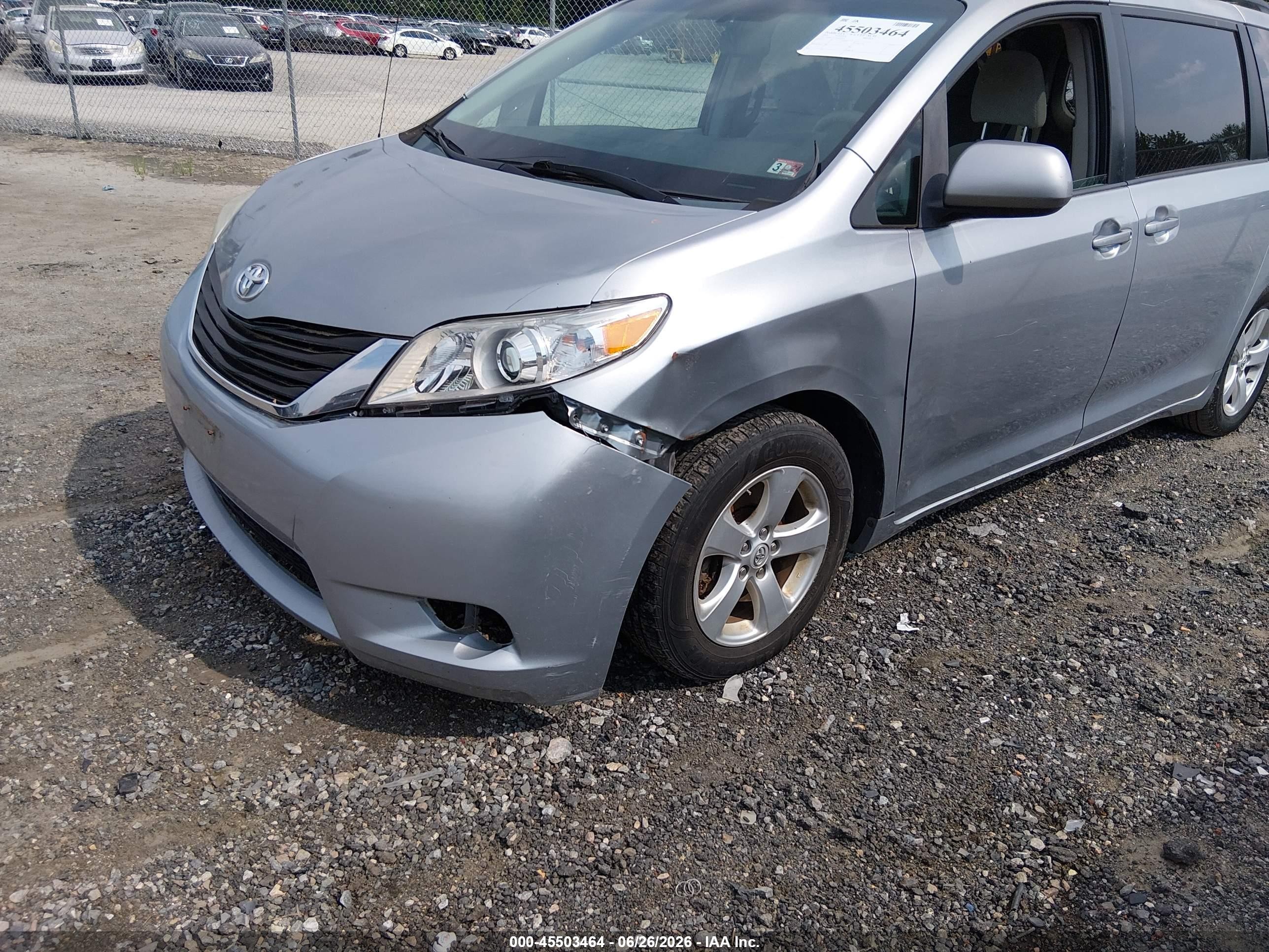 2014 Toyota Sienna Le V6 8 Passenger Gray vin: 5TDKK3DC3ES450979