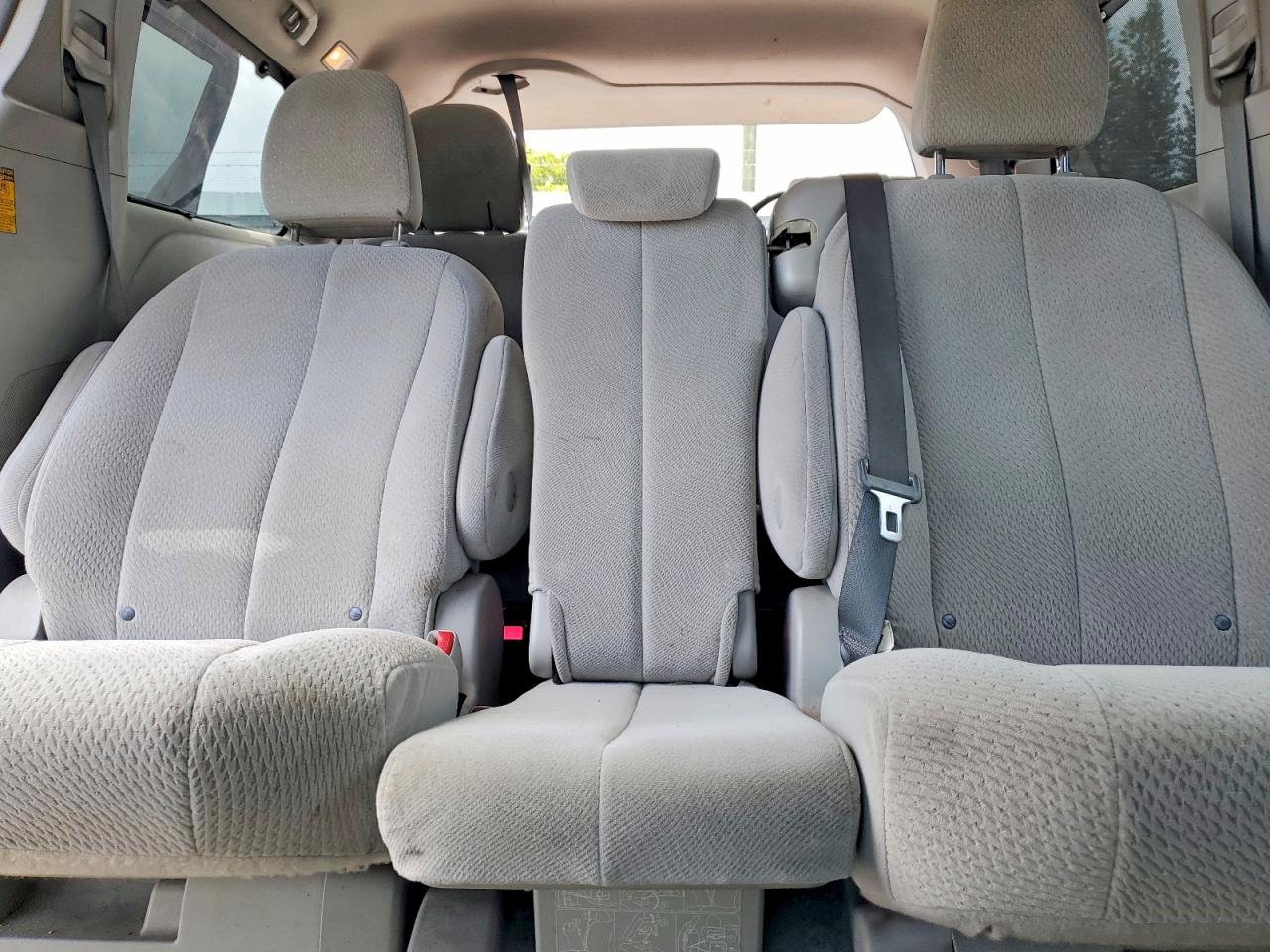 2014 Toyota Sienna Le Black vin: 5TDKK3DC3ES473999