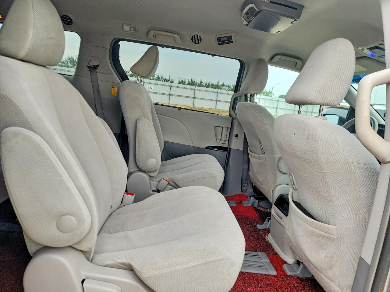 2014 Toyota Sienna Le Silver vin: 5TDKK3DC3ES483299