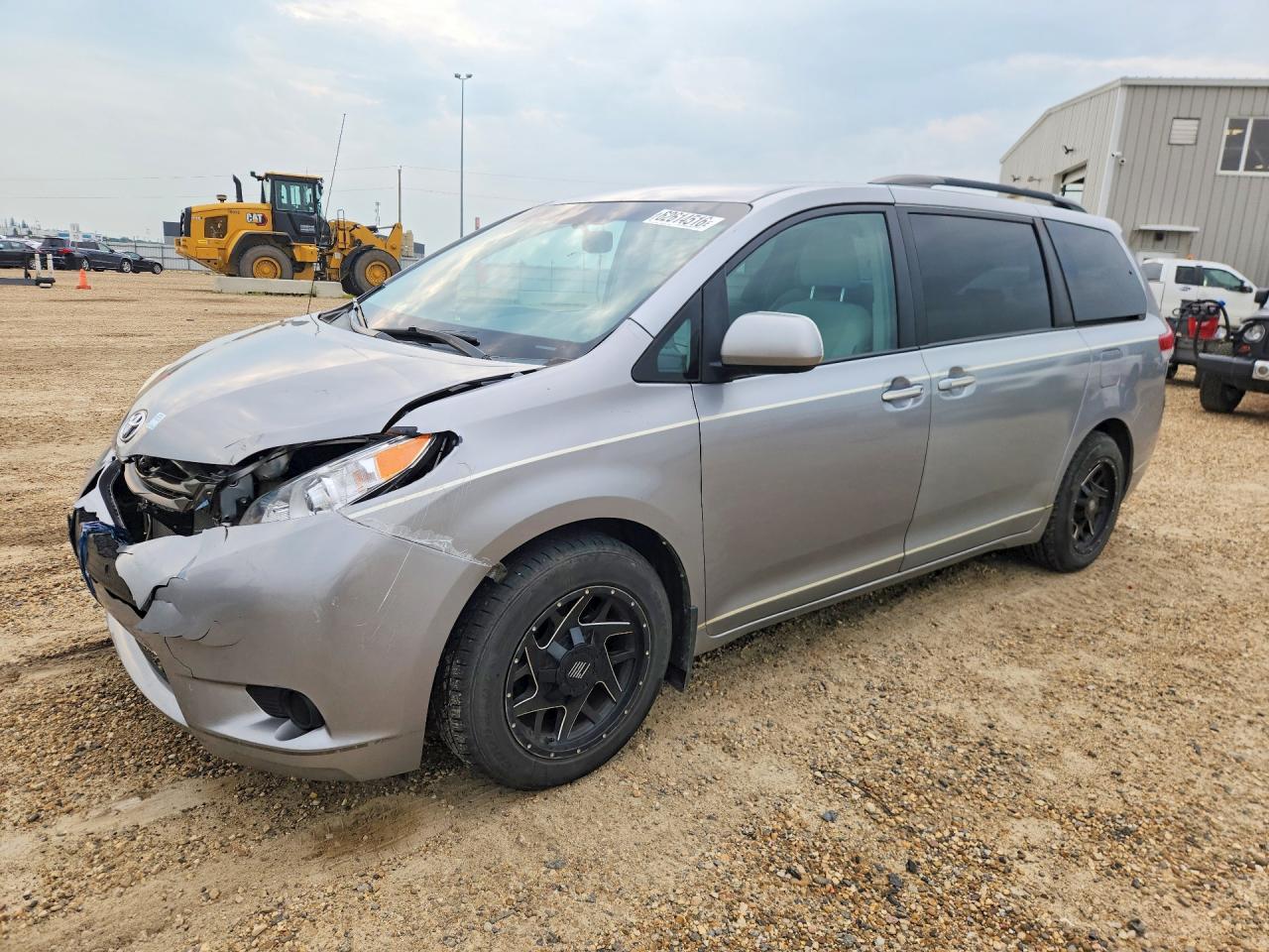 2014 Toyota Sienna Le Silver vin: 5TDKK3DC3ES483299