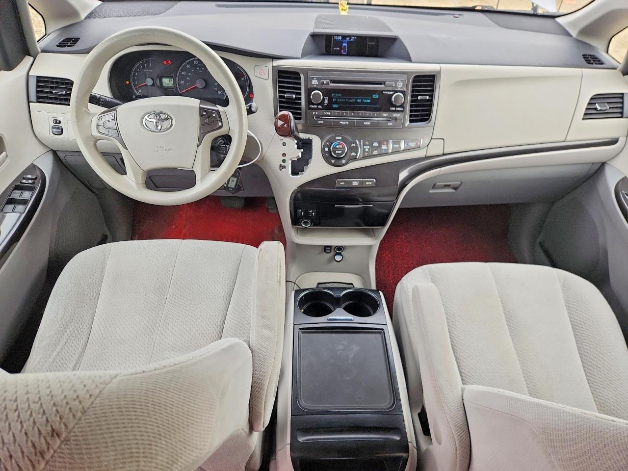 2014 Toyota Sienna Le Silver vin: 5TDKK3DC3ES483299