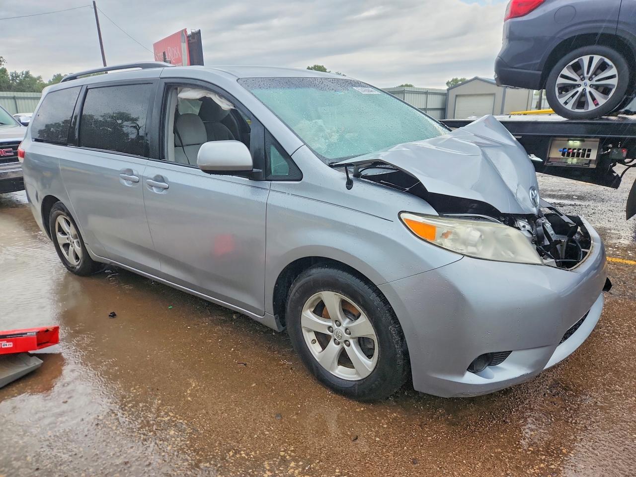2014 Toyota Sienna Le Silver vin: 5TDKK3DC3ES487191