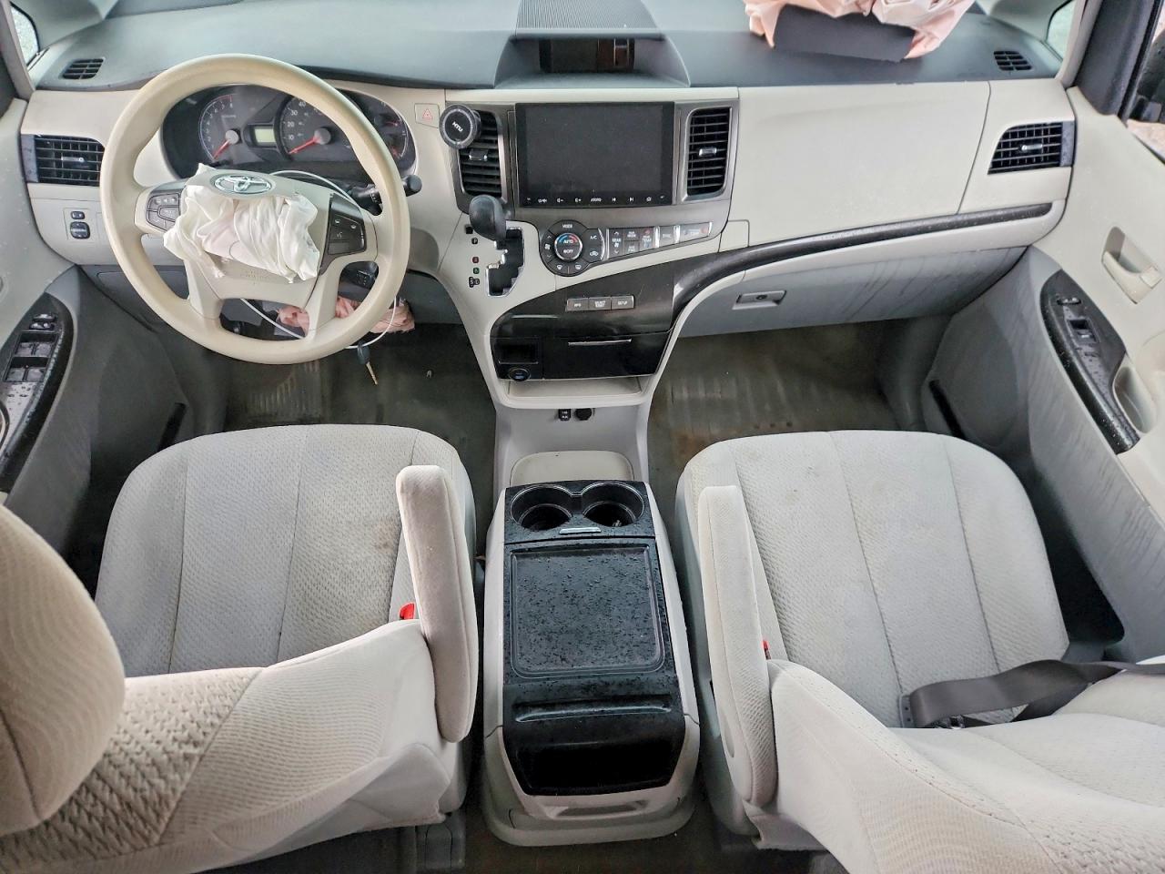 2014 Toyota Sienna Le Silver vin: 5TDKK3DC3ES487191