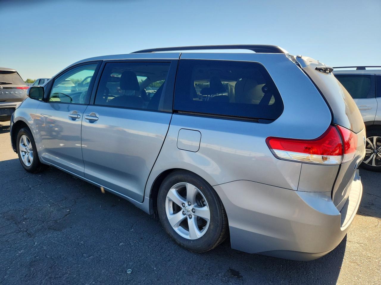 2014 Toyota Sienna Le Silver vin: 5TDKK3DC3ES495971