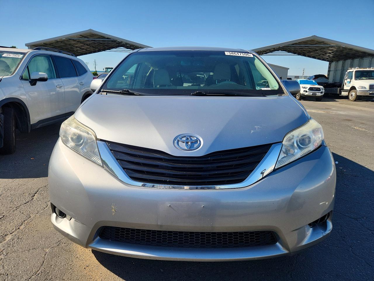 2014 Toyota Sienna Le Silver vin: 5TDKK3DC3ES495971