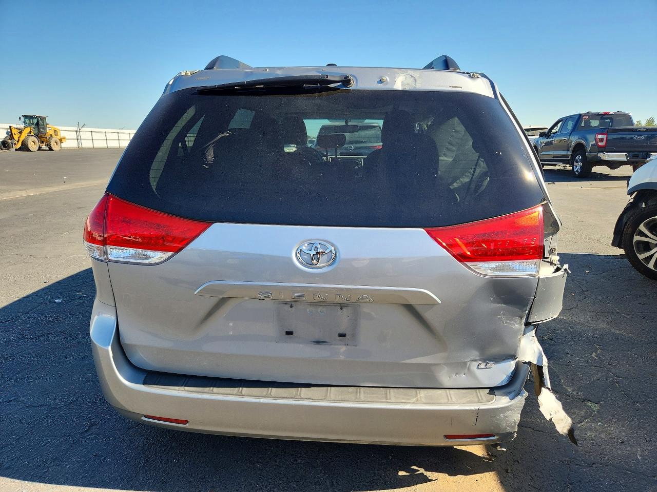 2014 Toyota Sienna Le Silver vin: 5TDKK3DC3ES495971