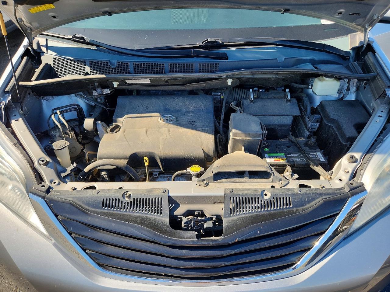 2014 Toyota Sienna Le Silver vin: 5TDKK3DC3ES495971