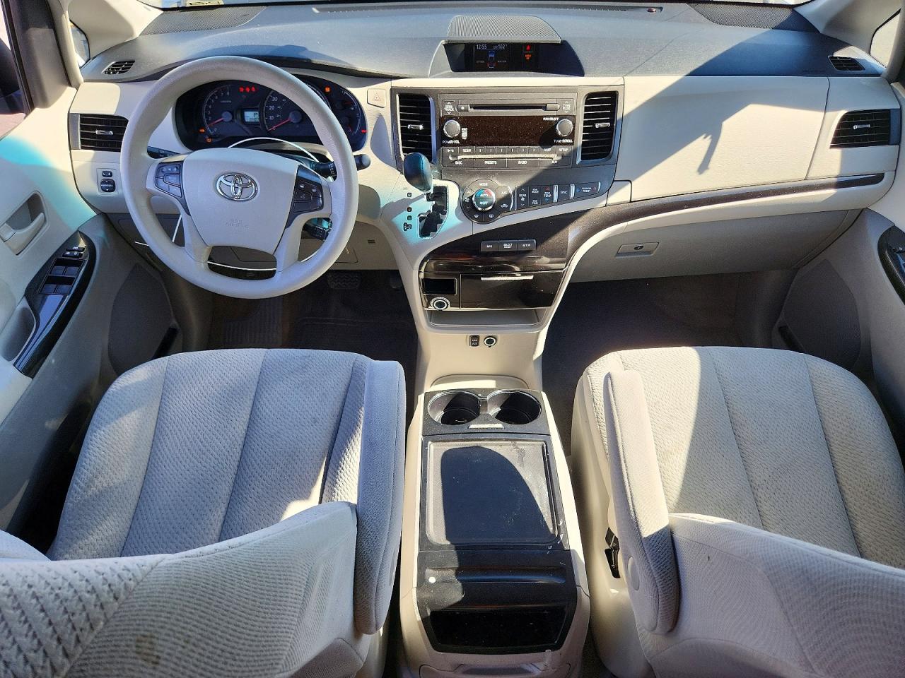 2014 Toyota Sienna Le Silver vin: 5TDKK3DC3ES495971