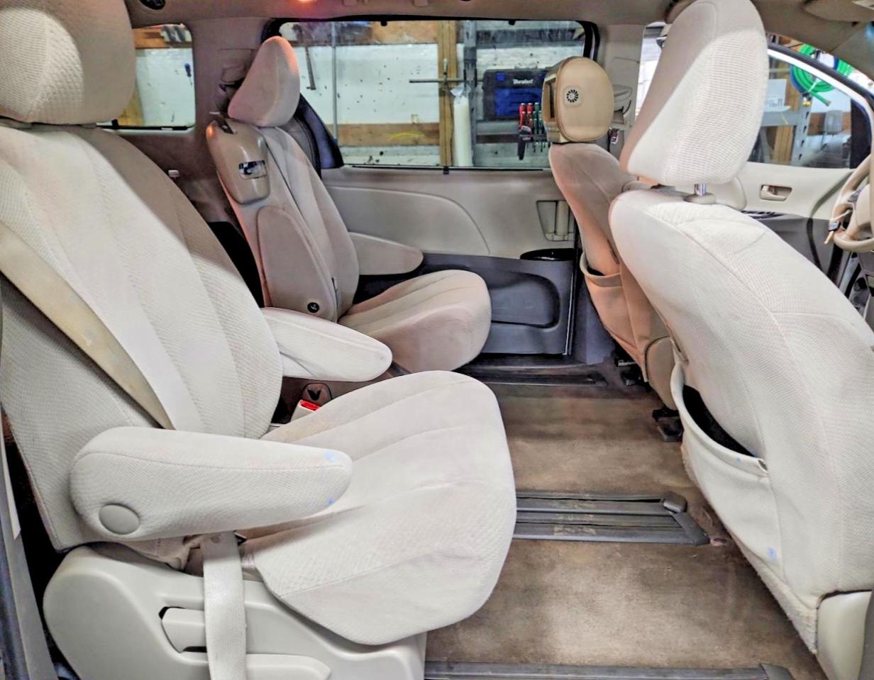 2014 Toyota Sienna Le White vin: 5TDKK3DC3ES504300