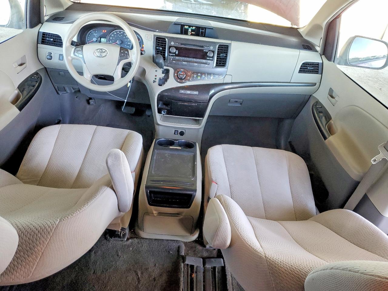 2014 Toyota Sienna Le Red vin: 5TDKK3DC3ES526684