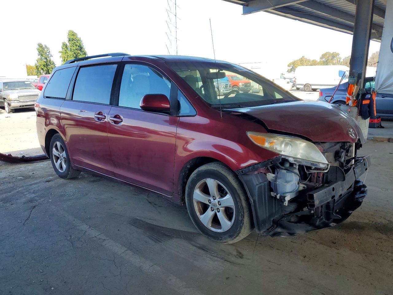 2014 Toyota Sienna Le Red vin: 5TDKK3DC3ES526684