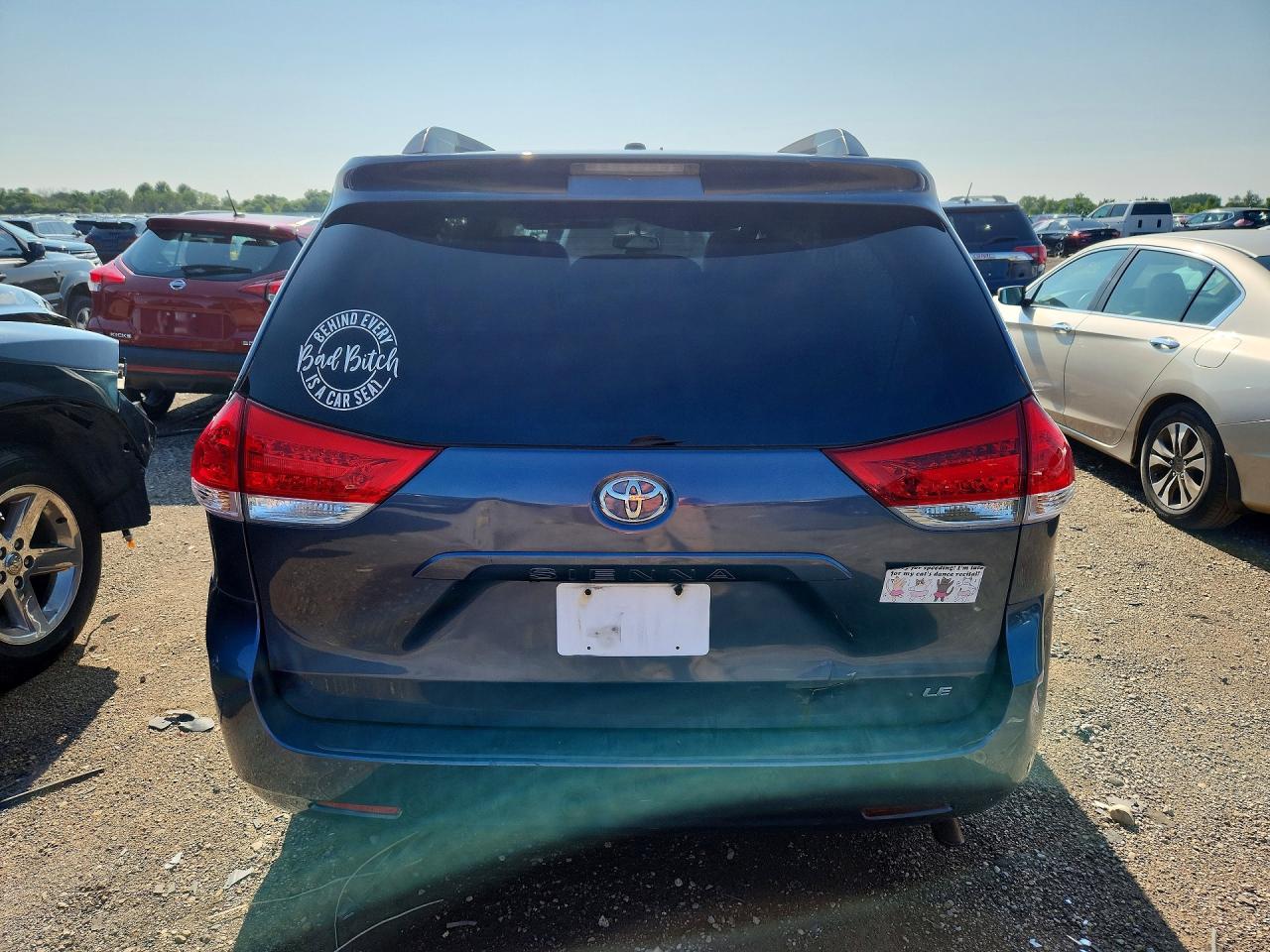2014 Toyota Sienna Le Blue vin: 5TDKK3DC3ES526815