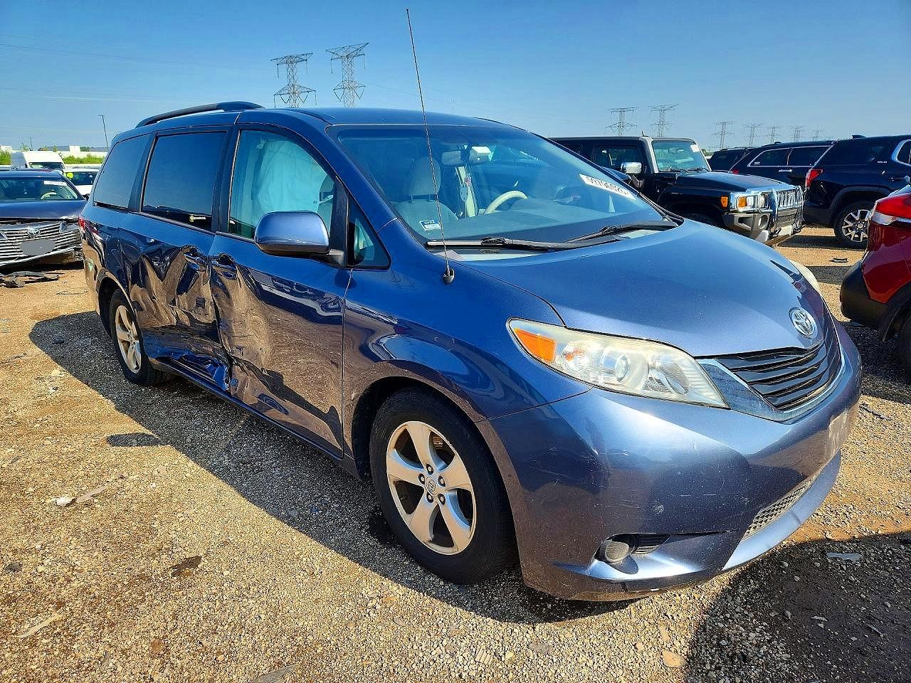 2014 Toyota Sienna Le Blue vin: 5TDKK3DC3ES526815