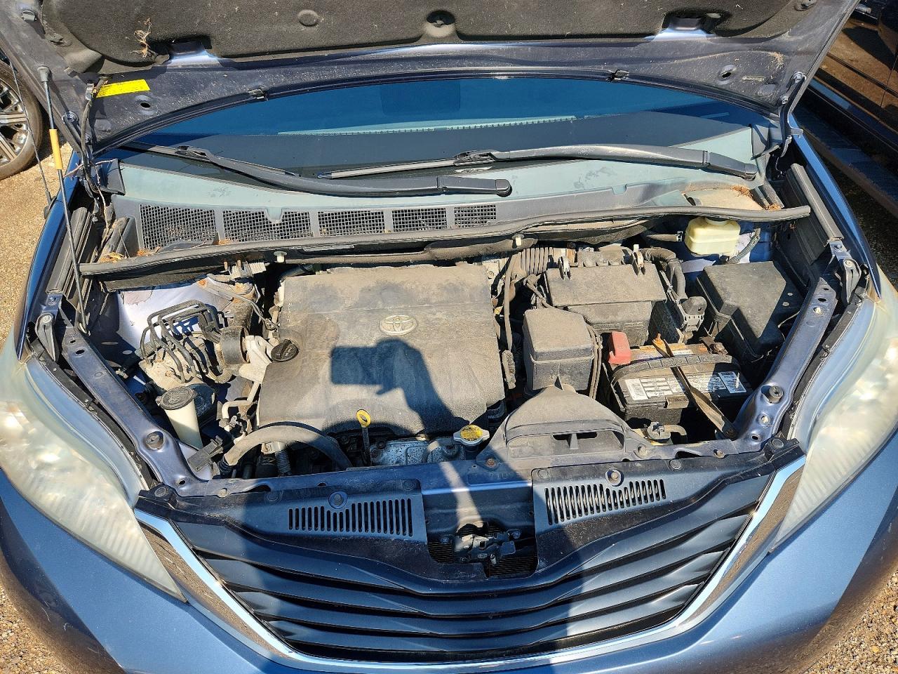 2014 Toyota Sienna Le Blue vin: 5TDKK3DC3ES526815
