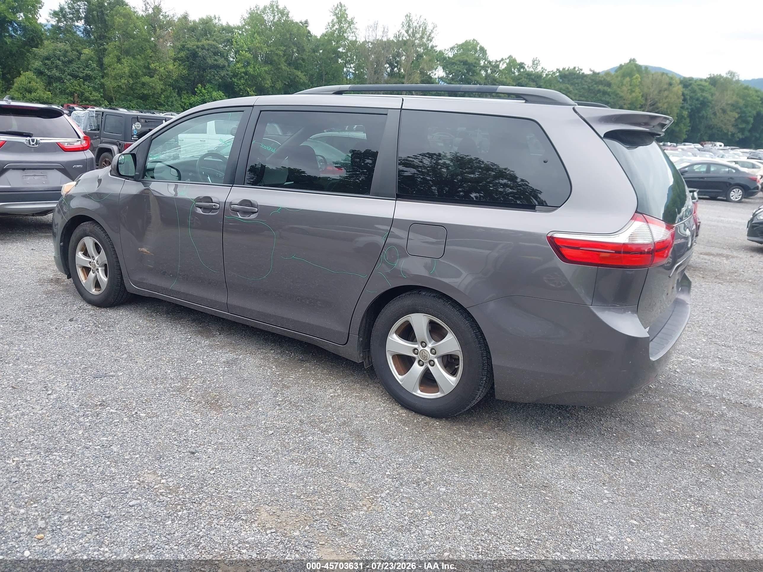 2015 Toyota Sienna Le 8 Passenger Gray vin: 5TDKK3DC3FS527867