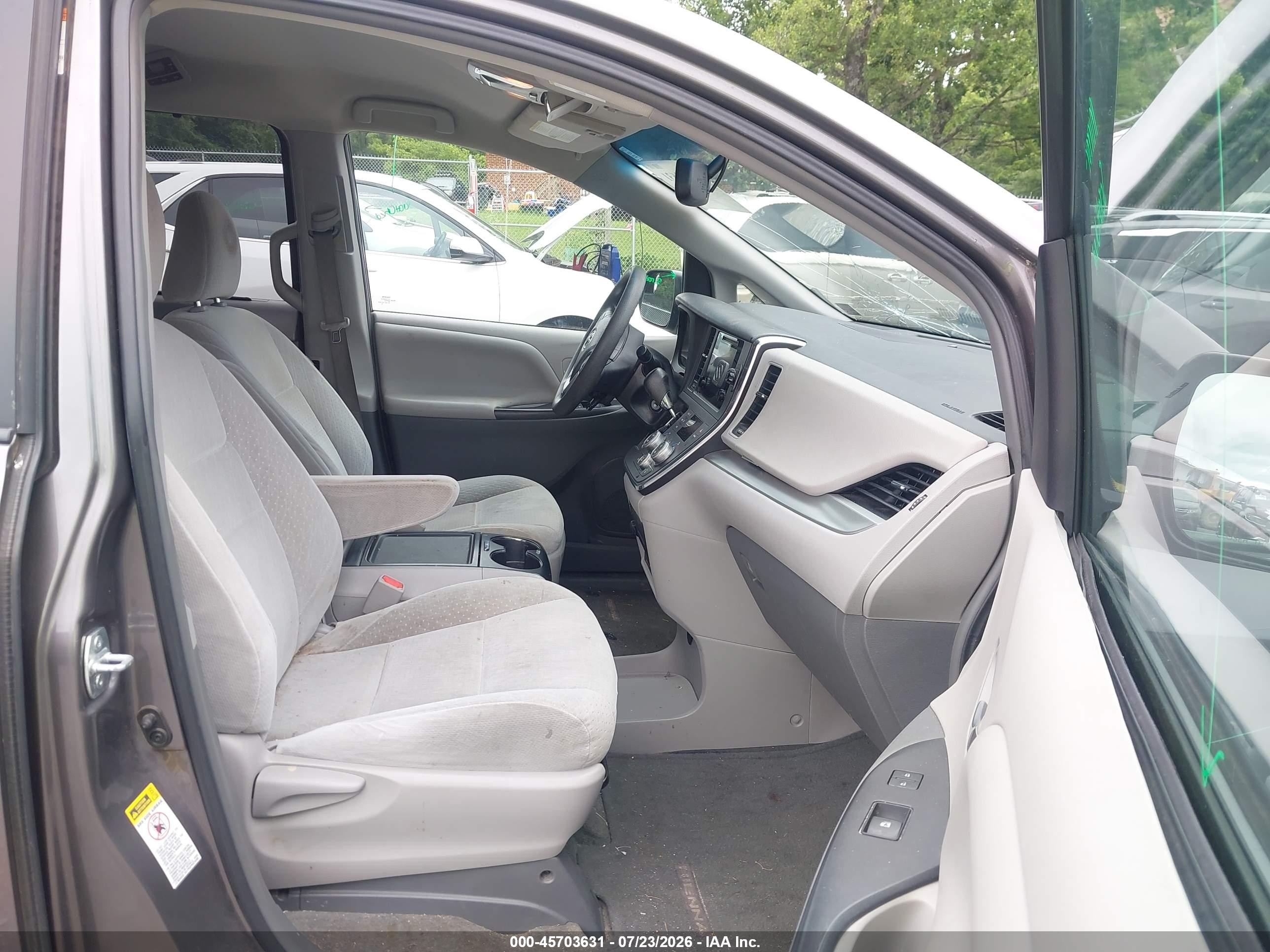 2015 Toyota Sienna Le 8 Passenger Gray vin: 5TDKK3DC3FS527867