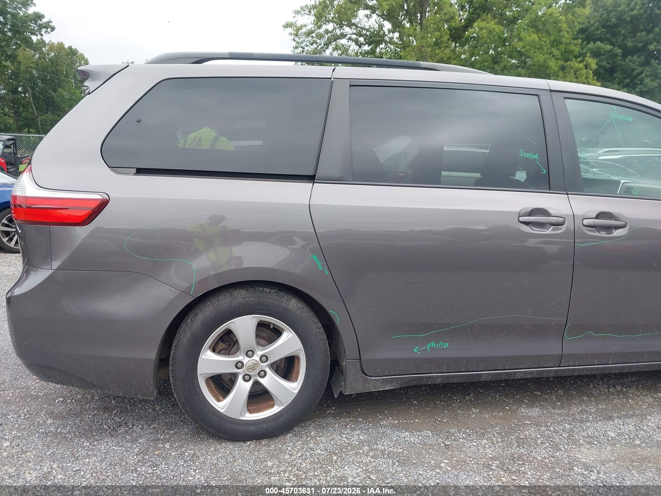 2015 Toyota Sienna Le 8 Passenger Gray vin: 5TDKK3DC3FS527867
