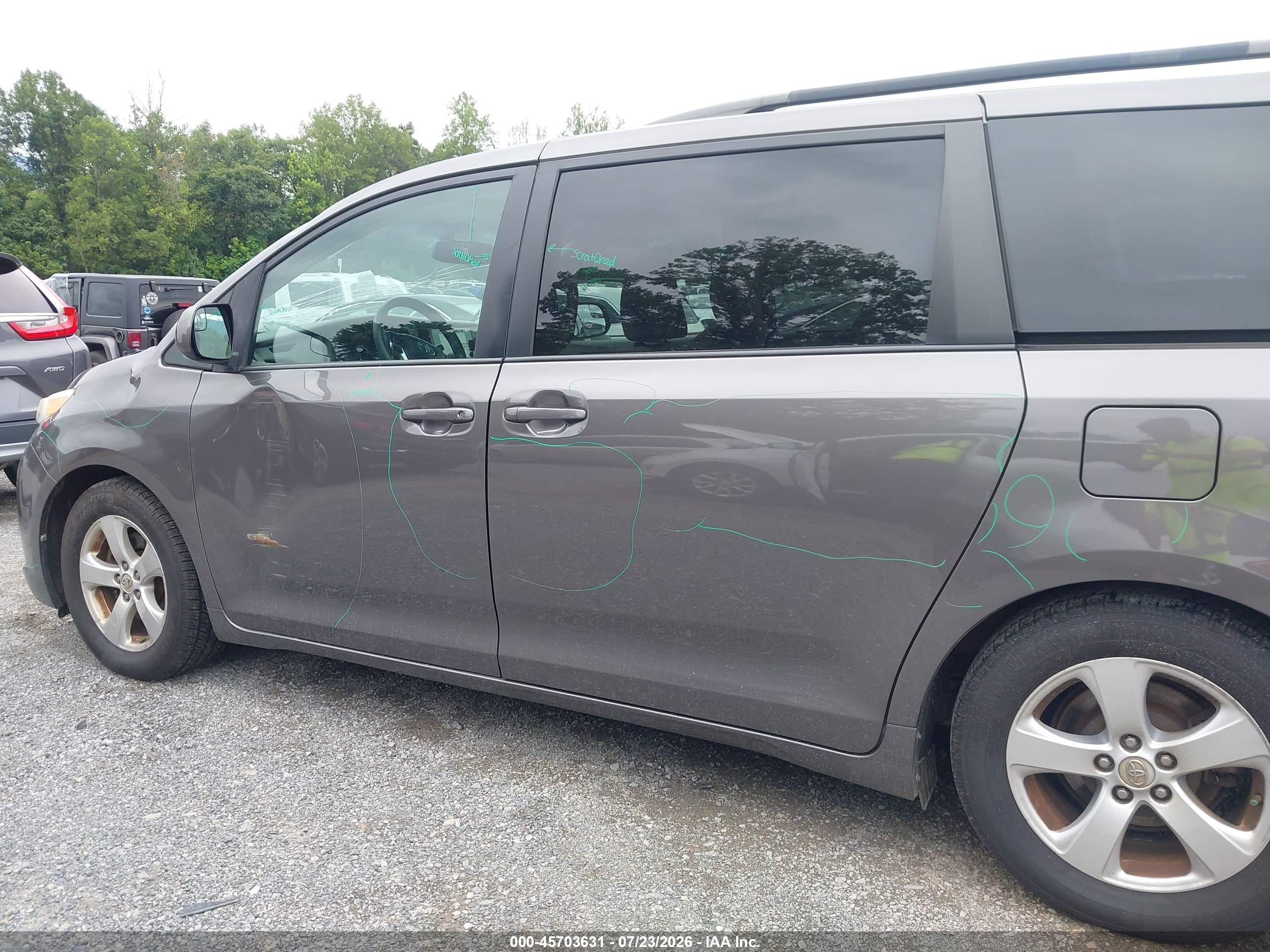 2015 Toyota Sienna Le 8 Passenger Gray vin: 5TDKK3DC3FS527867
