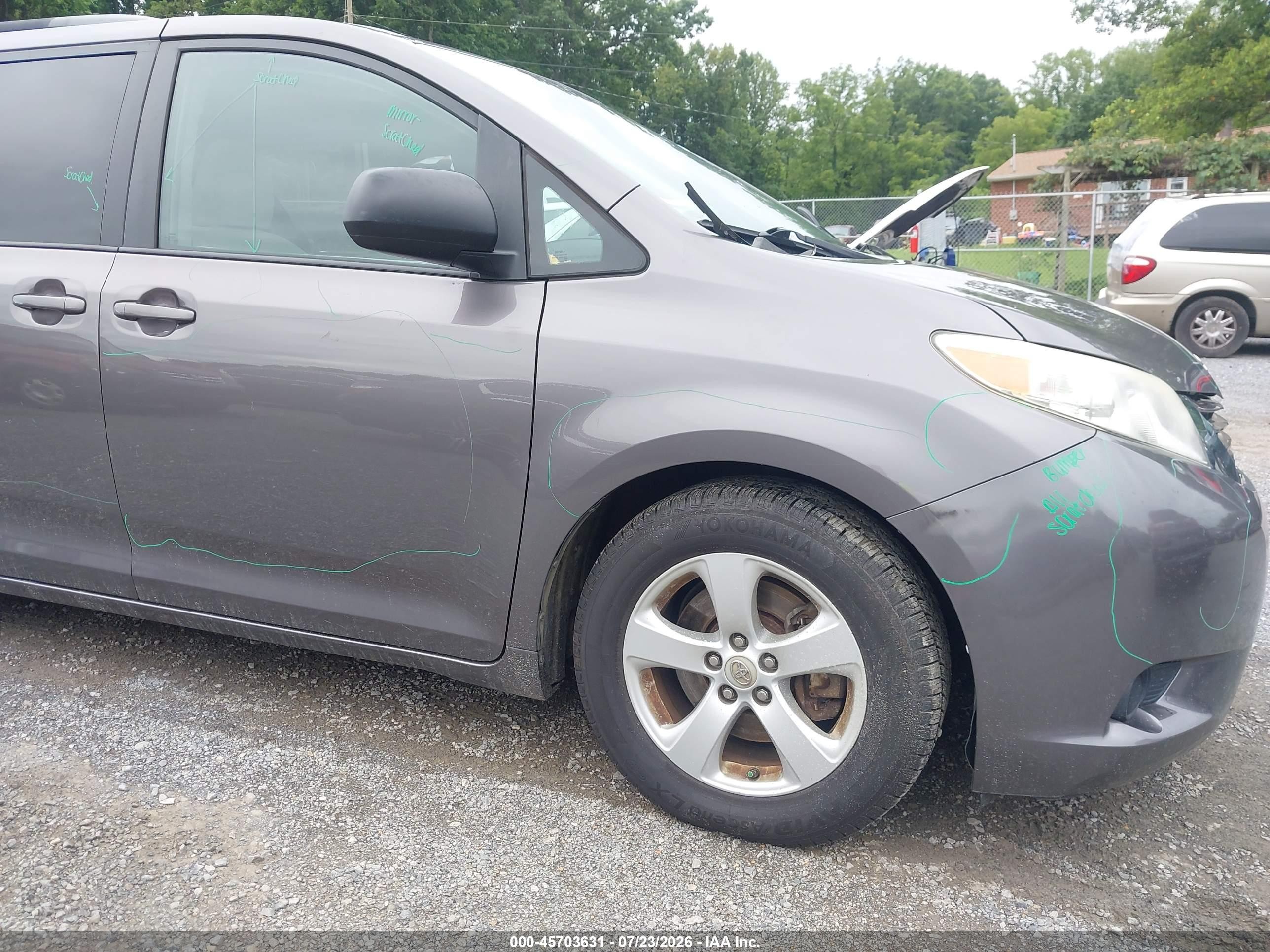 2015 Toyota Sienna Le 8 Passenger Gray vin: 5TDKK3DC3FS527867