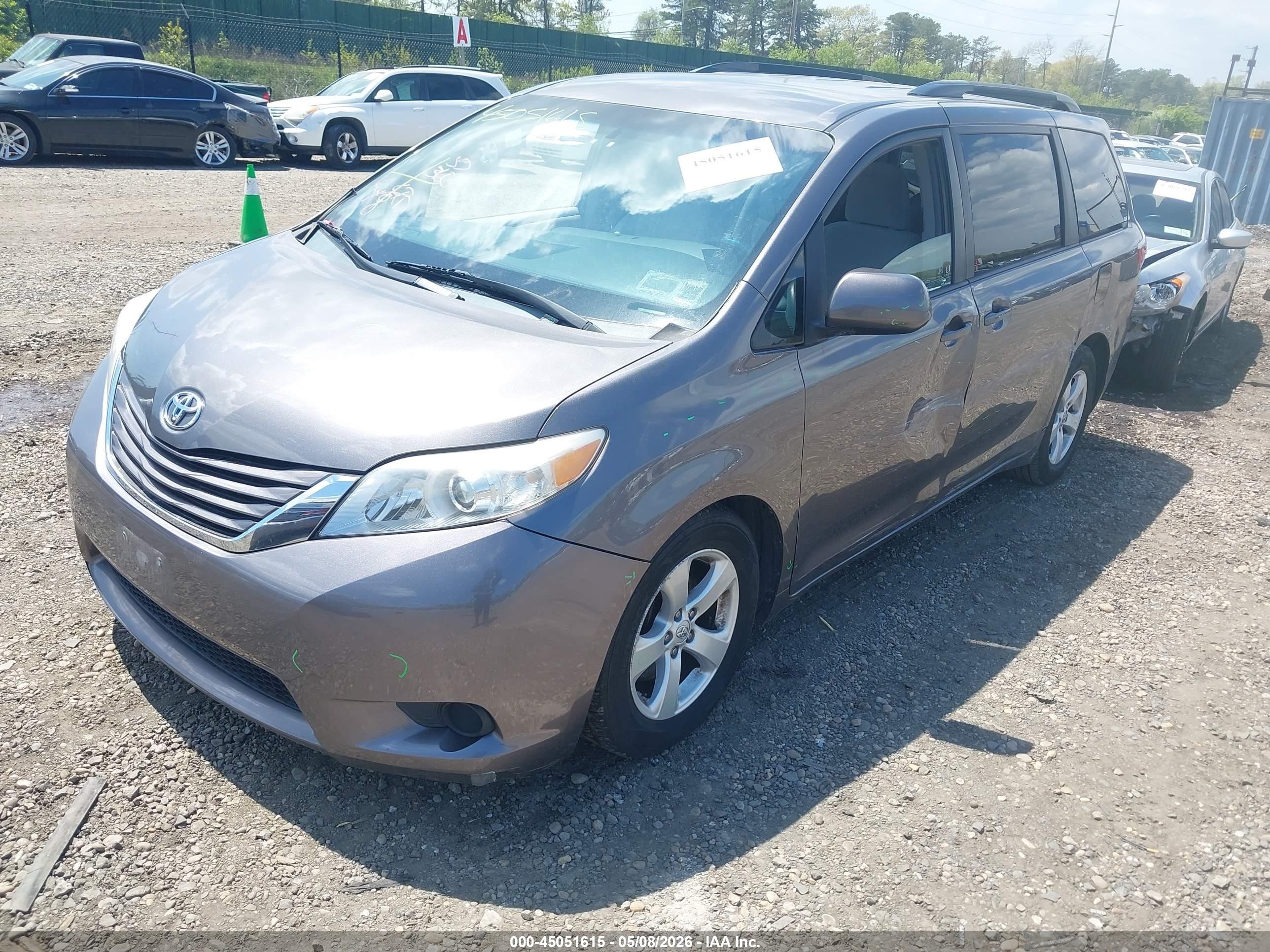 2015 Toyota Sienna Le 8 Passenger Gray vin: 5TDKK3DC3FS543132