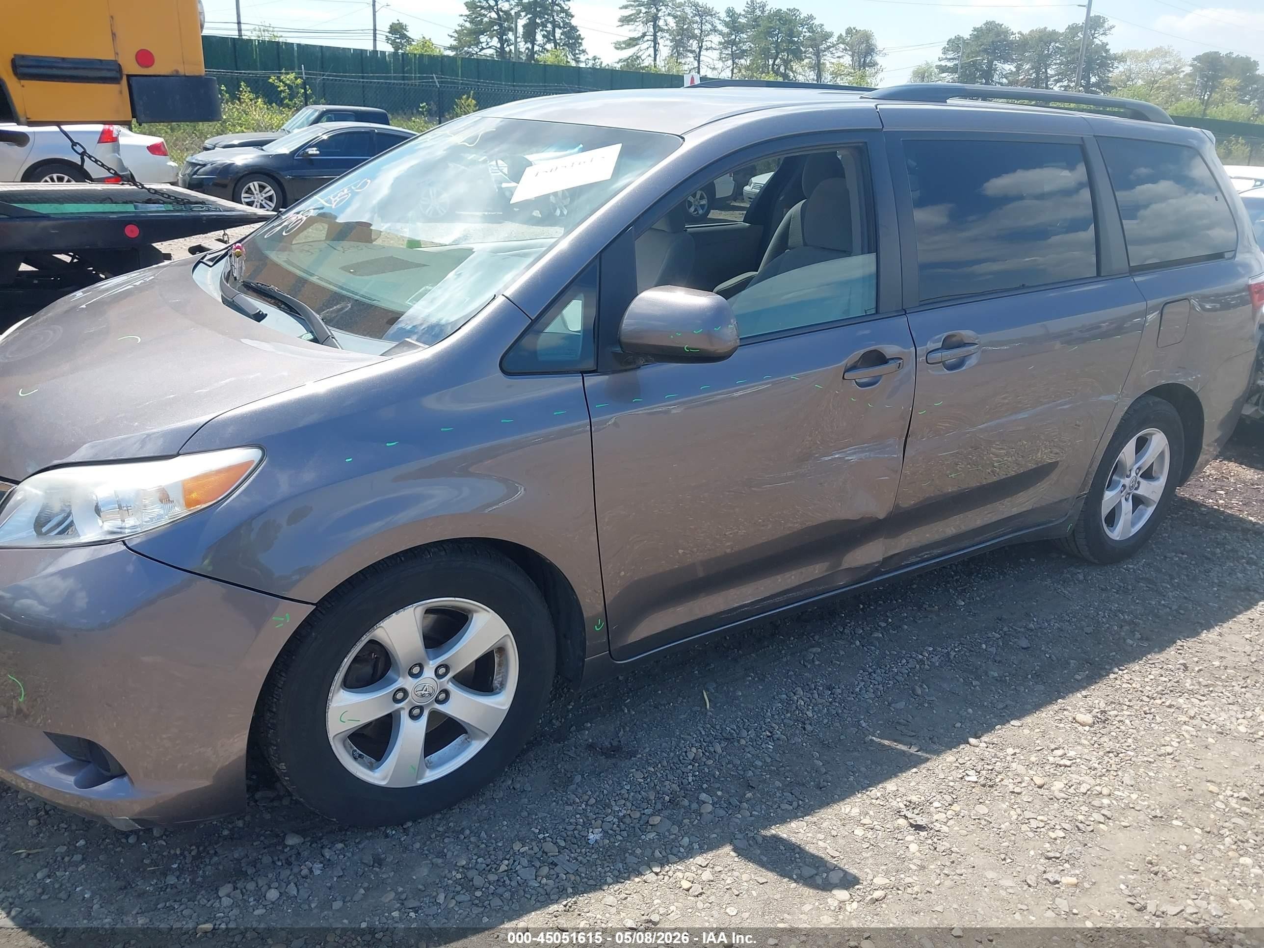 2015 Toyota Sienna Le 8 Passenger Gray vin: 5TDKK3DC3FS543132