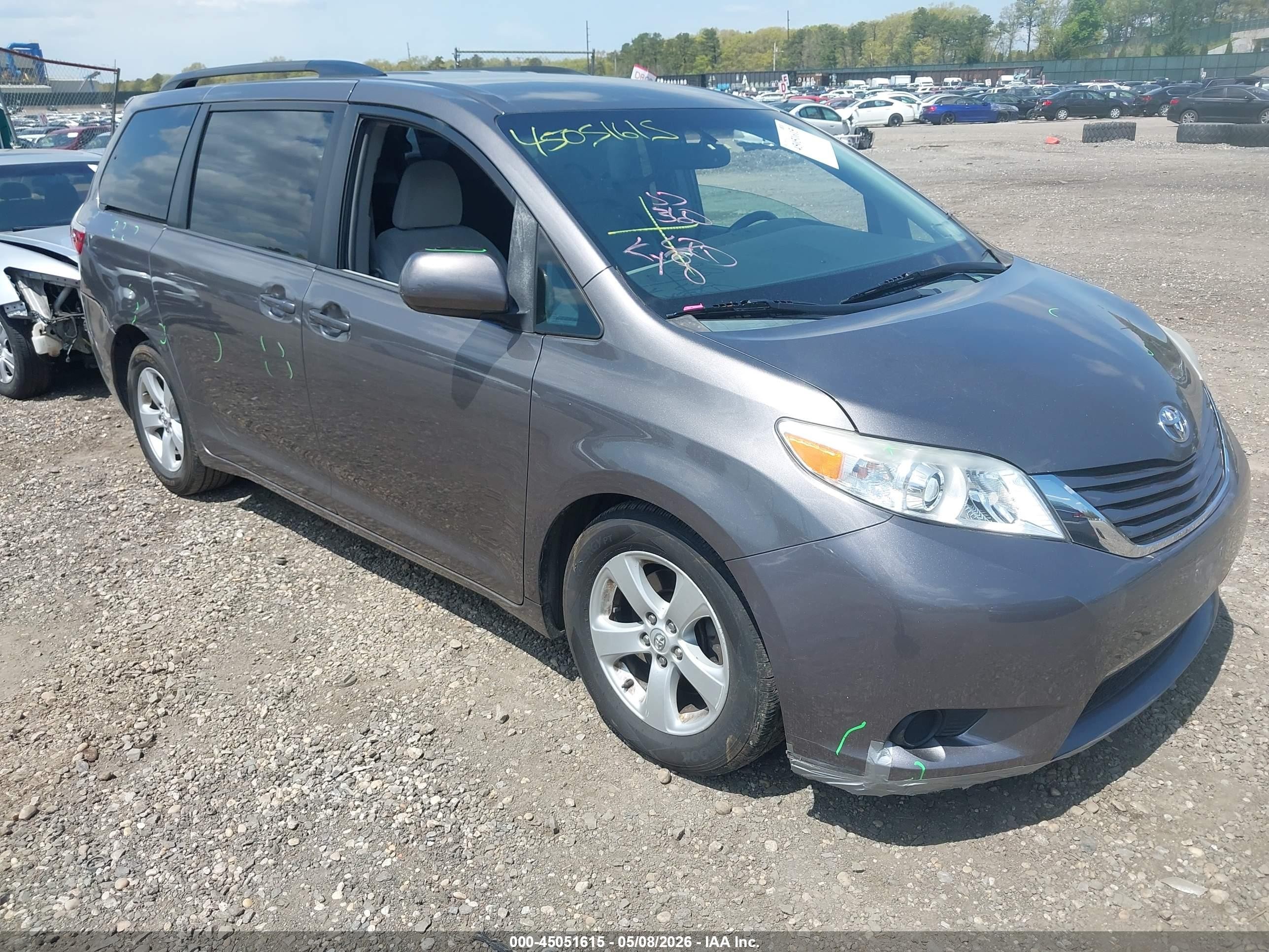 2015 Toyota Sienna Le 8 Passenger Gray vin: 5TDKK3DC3FS543132