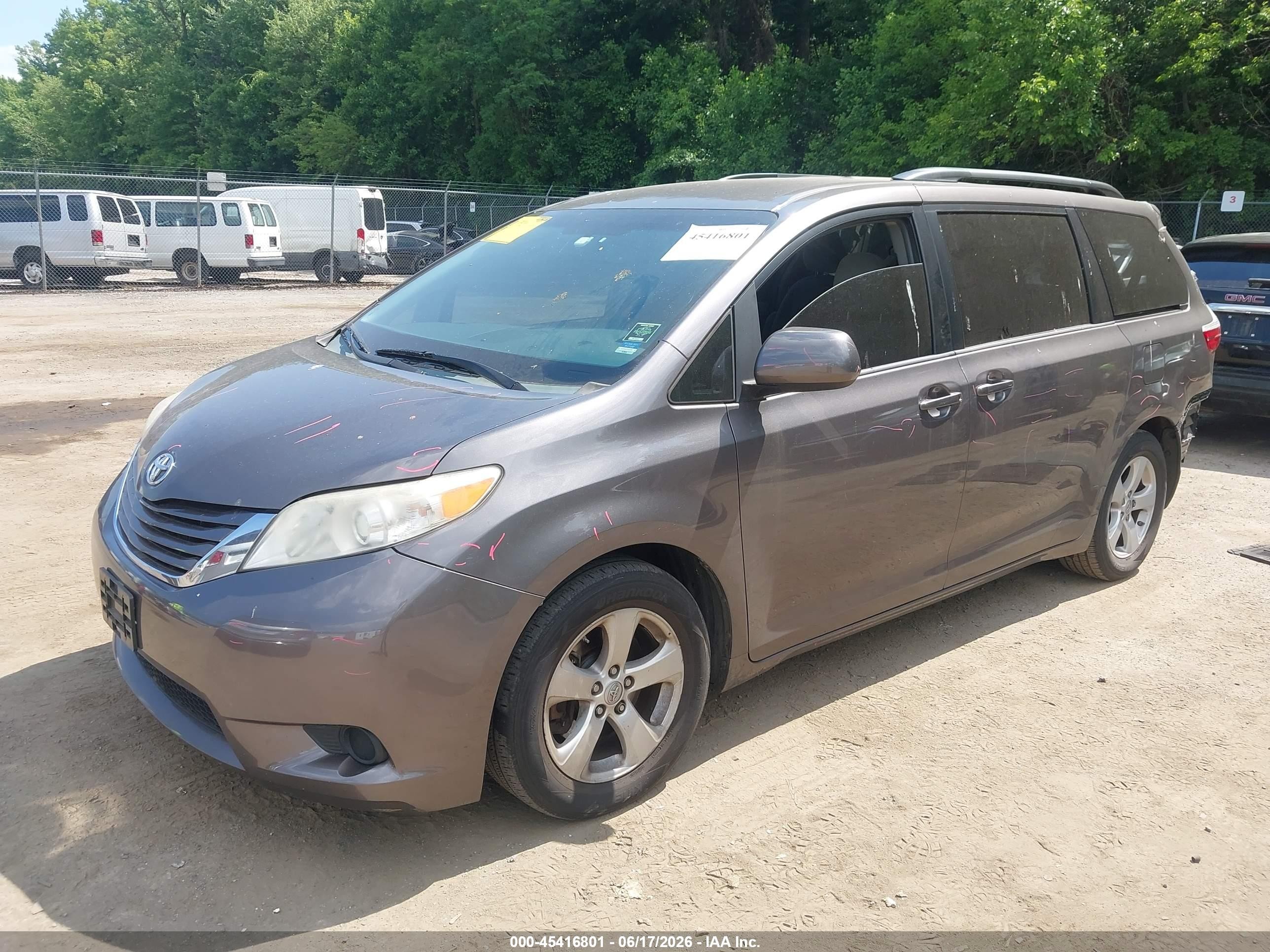 2015 Toyota Sienna Le 8 Passenger Gray vin: 5TDKK3DC3FS576521