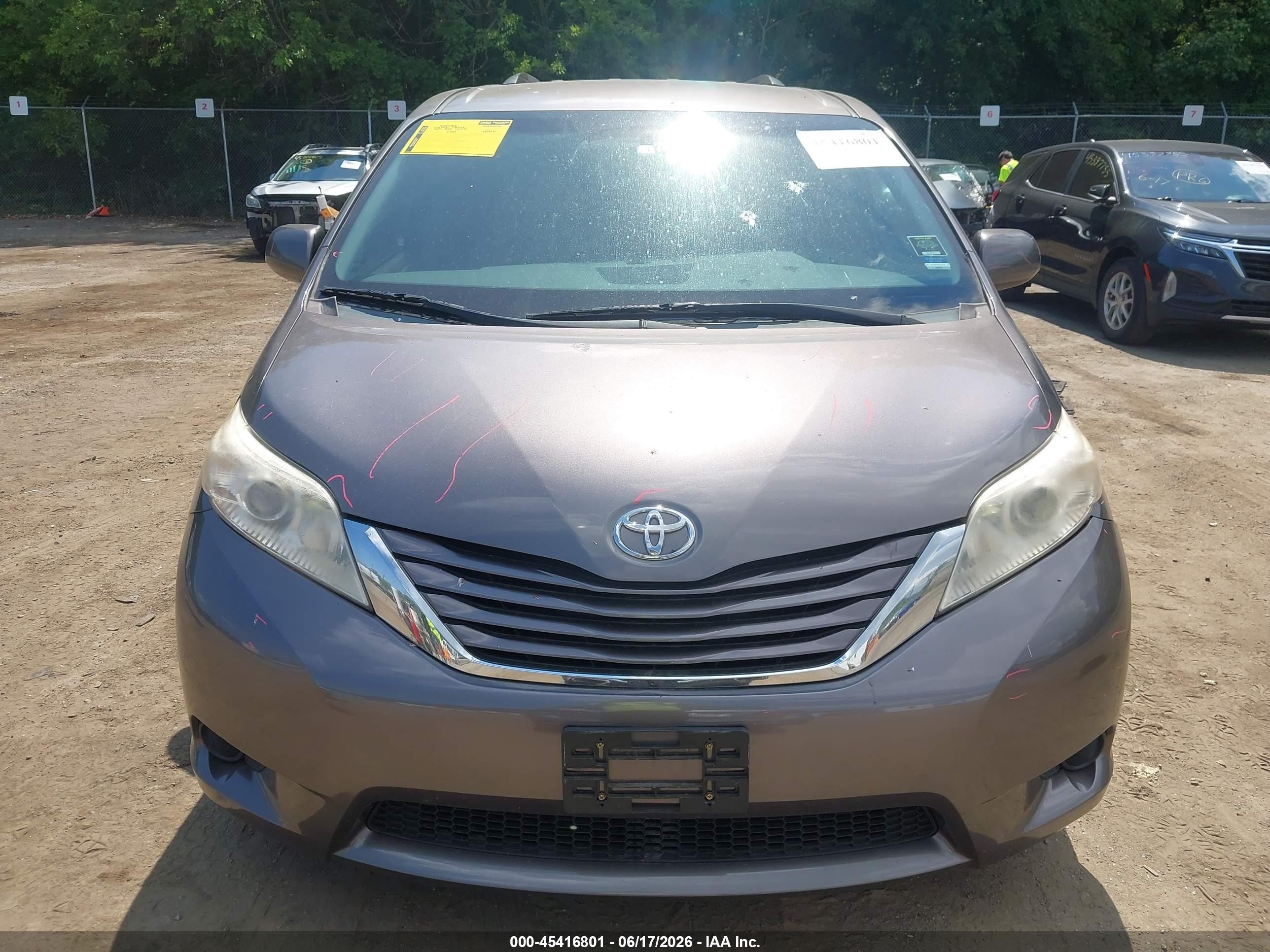 2015 Toyota Sienna Le 8 Passenger Gray vin: 5TDKK3DC3FS576521