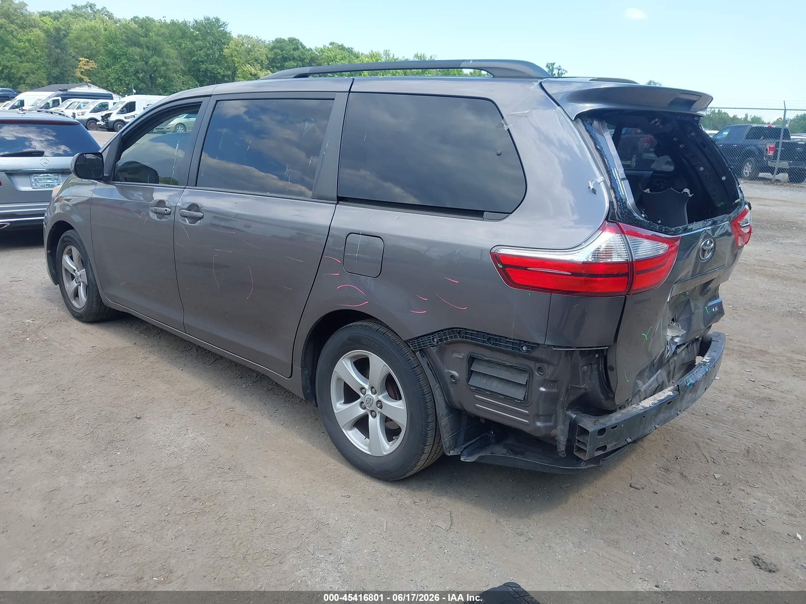 2015 Toyota Sienna Le 8 Passenger Gray vin: 5TDKK3DC3FS576521