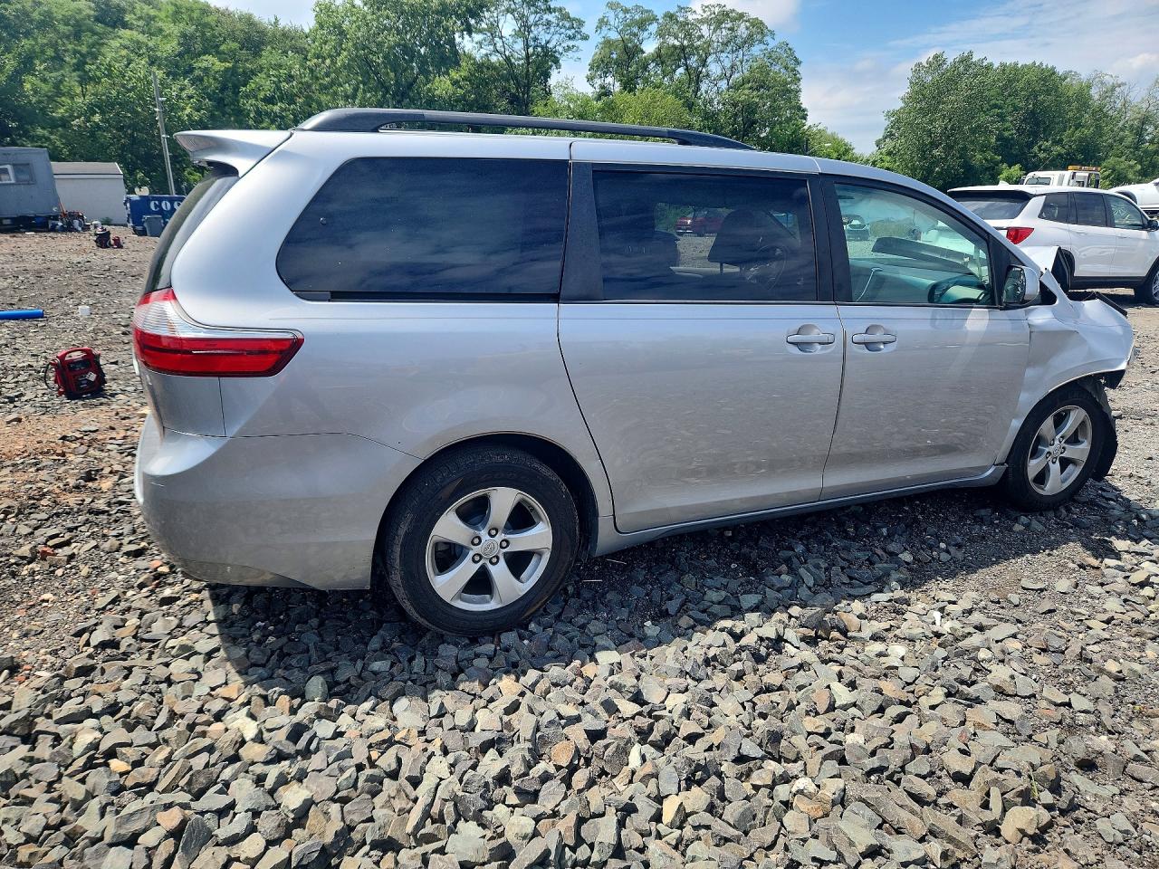2015 Toyota Sienna Le Gray vin: 5TDKK3DC3FS581251