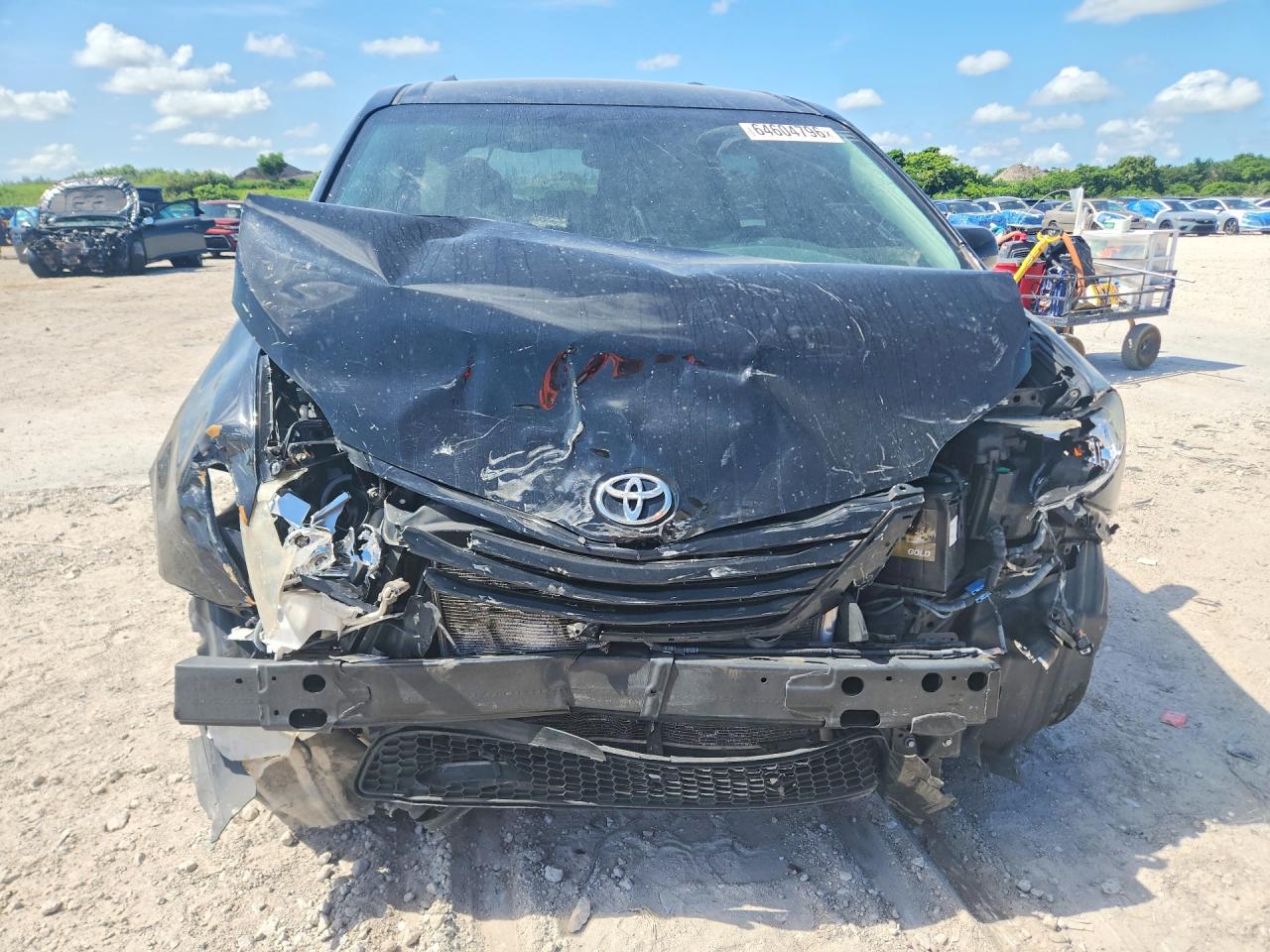 2015 Toyota Sienna Le Black vin: 5TDKK3DC3FS581718