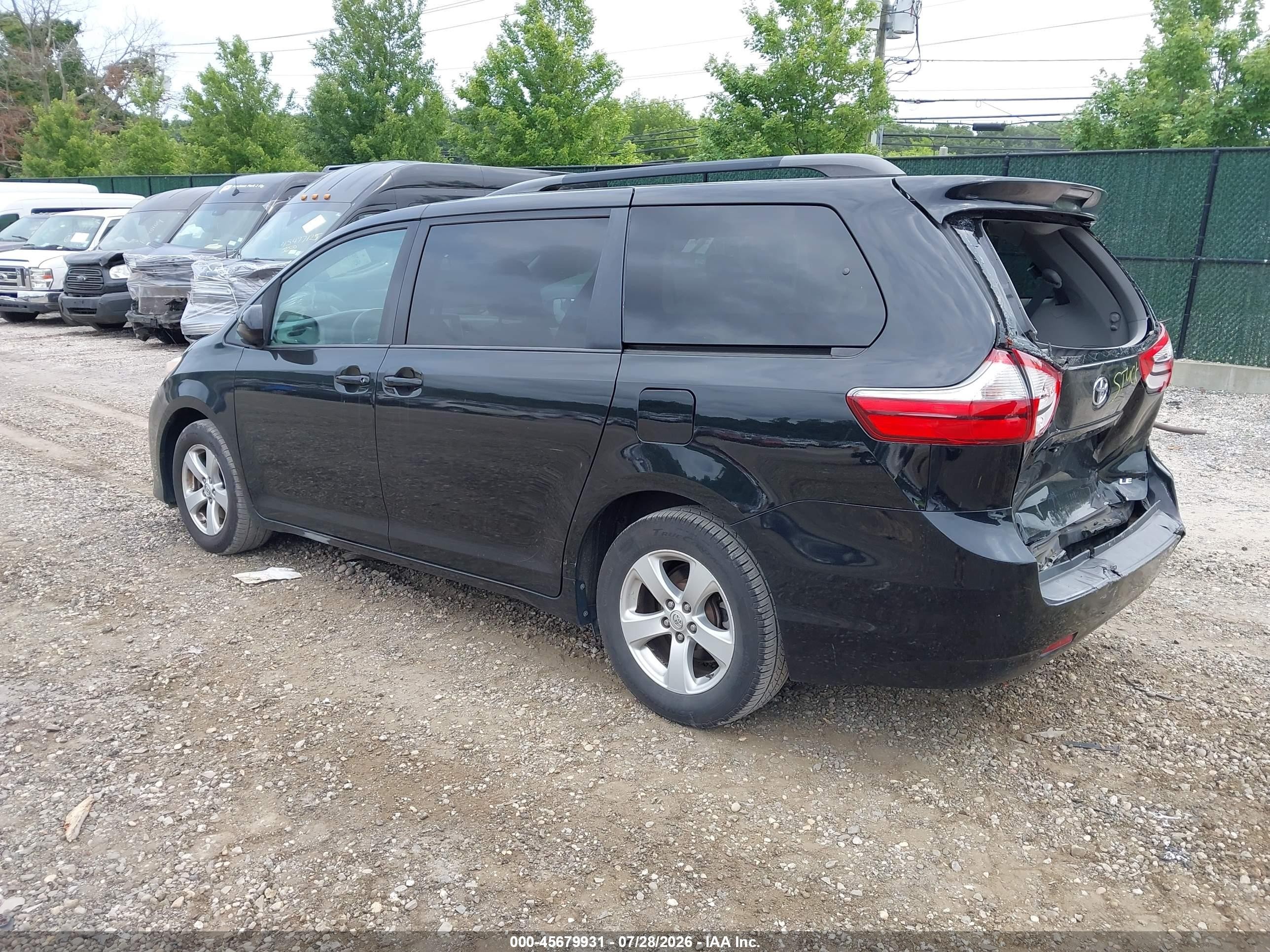 2015 Toyota Sienna Le 8 Passenger Черный vin: 5TDKK3DC3FS604138