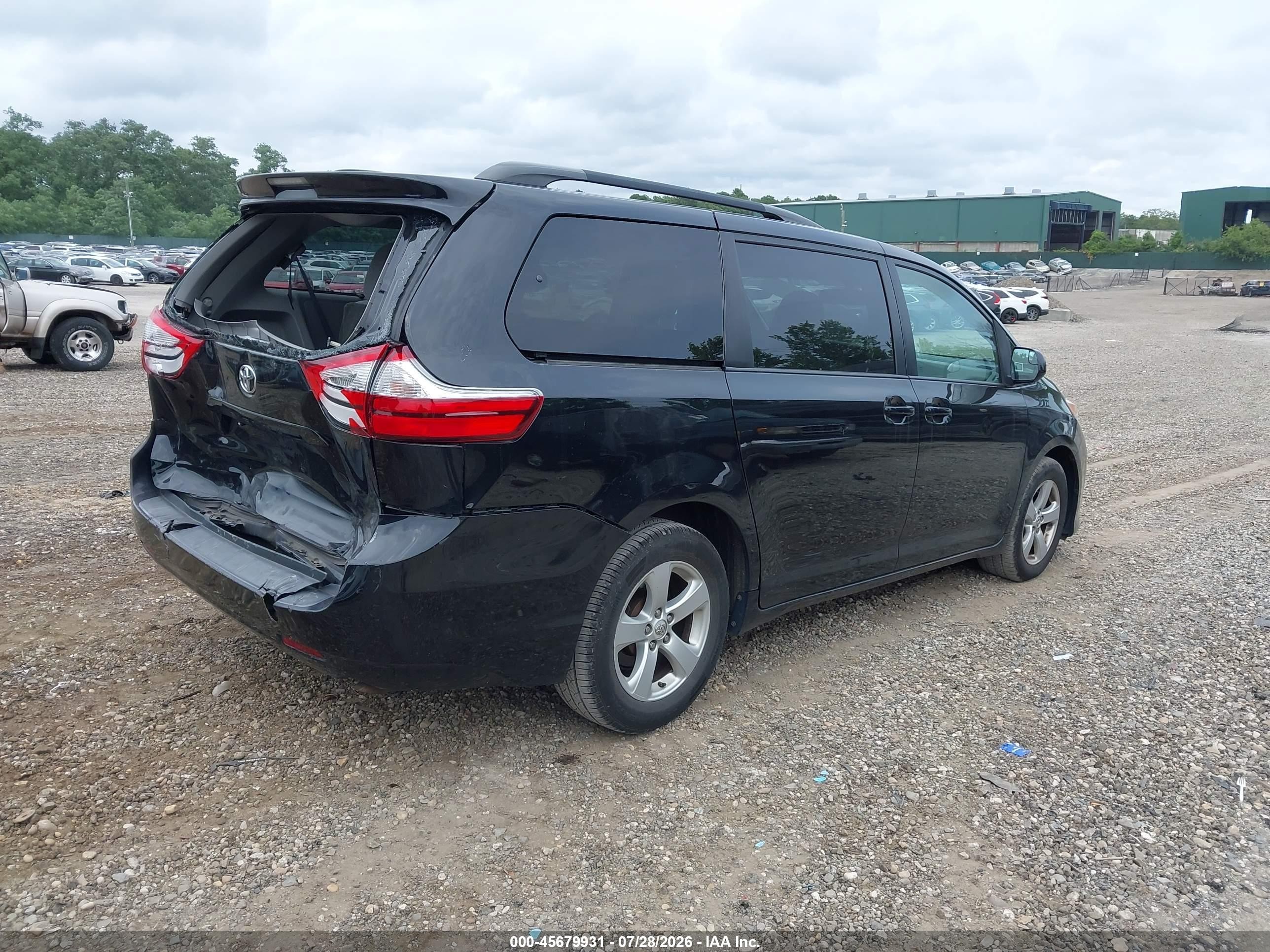 2015 Toyota Sienna Le 8 Passenger Черный vin: 5TDKK3DC3FS604138