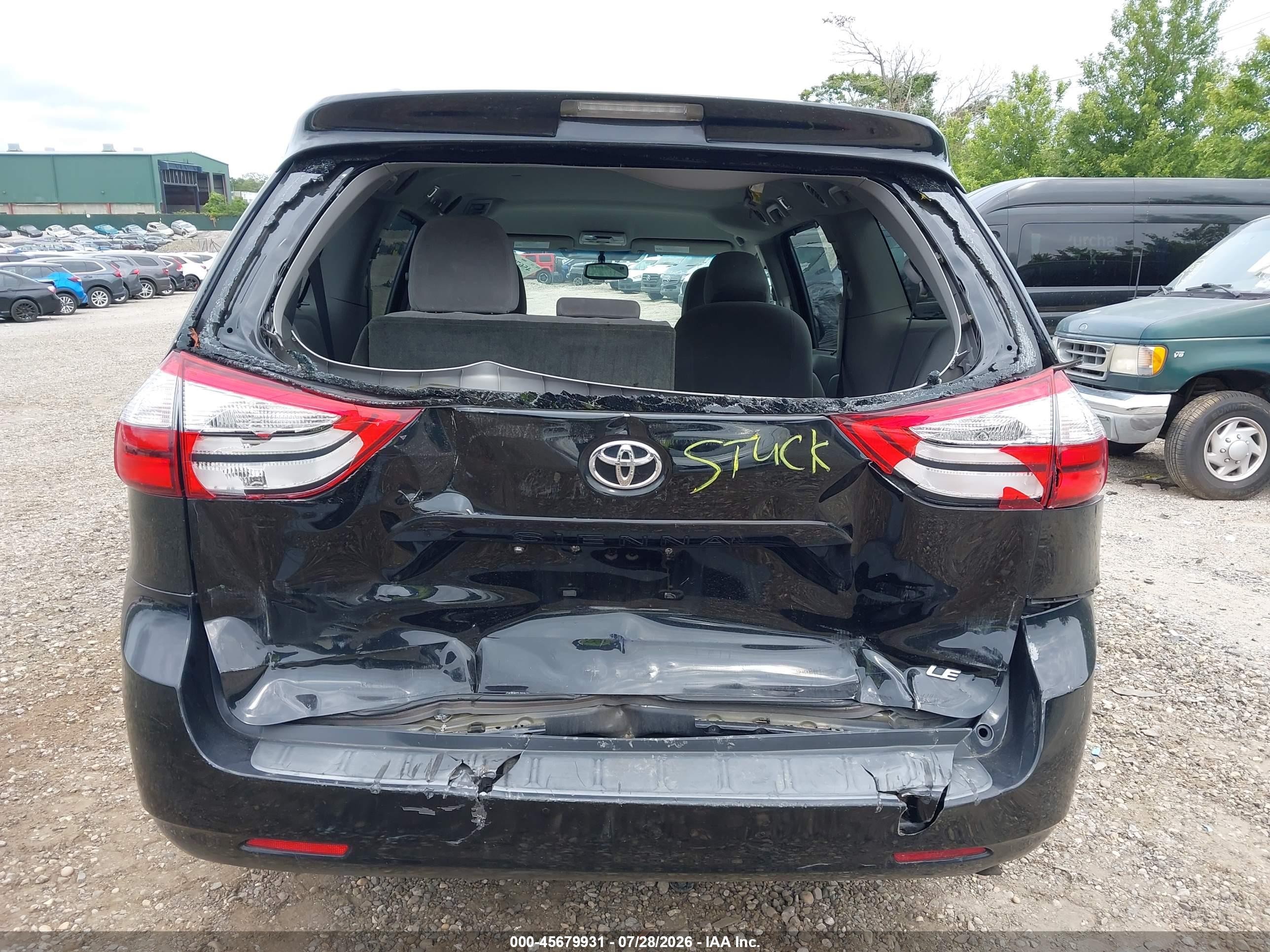 2015 Toyota Sienna Le 8 Passenger Черный vin: 5TDKK3DC3FS604138
