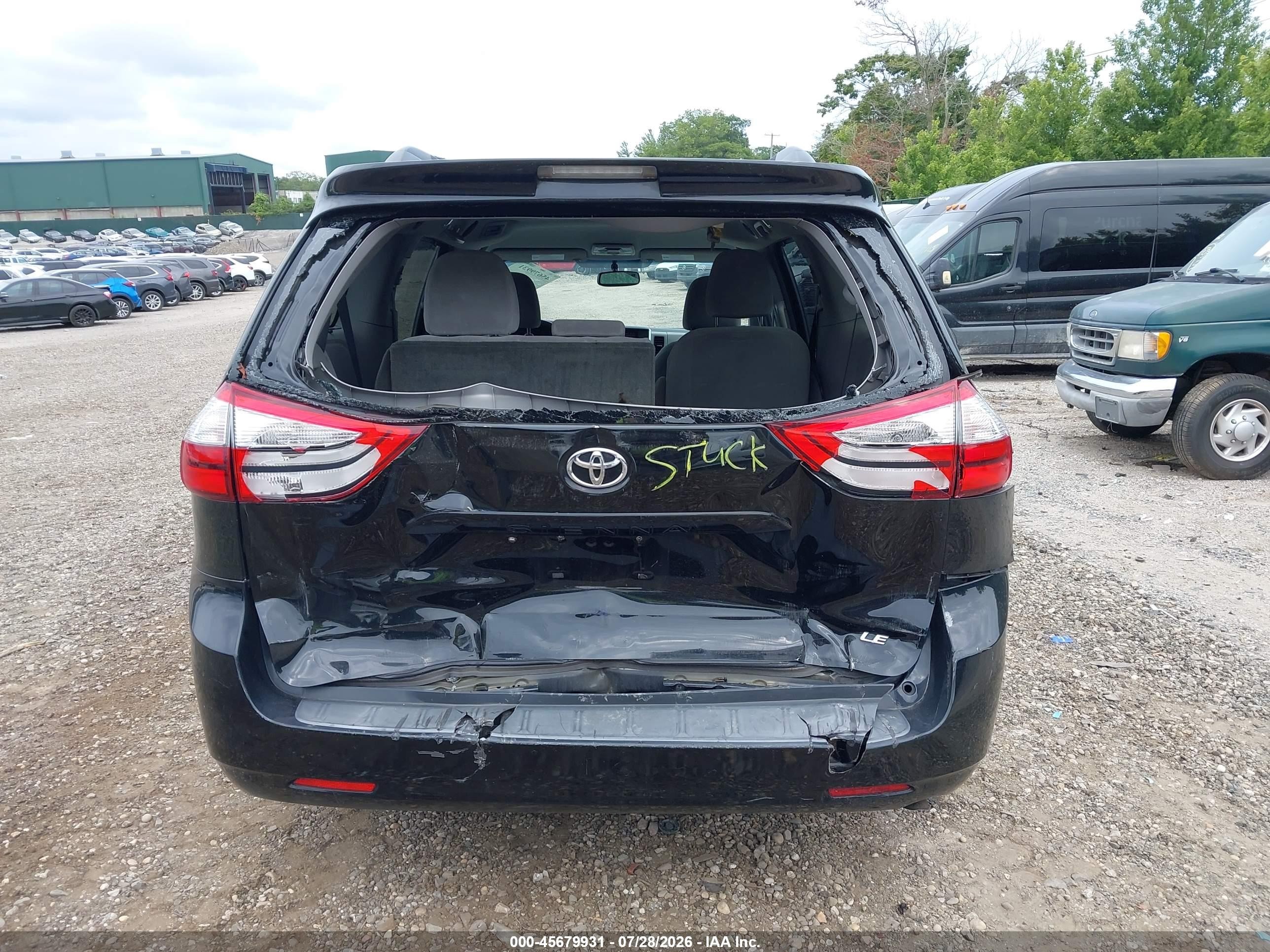 2015 Toyota Sienna Le 8 Passenger Черный vin: 5TDKK3DC3FS604138