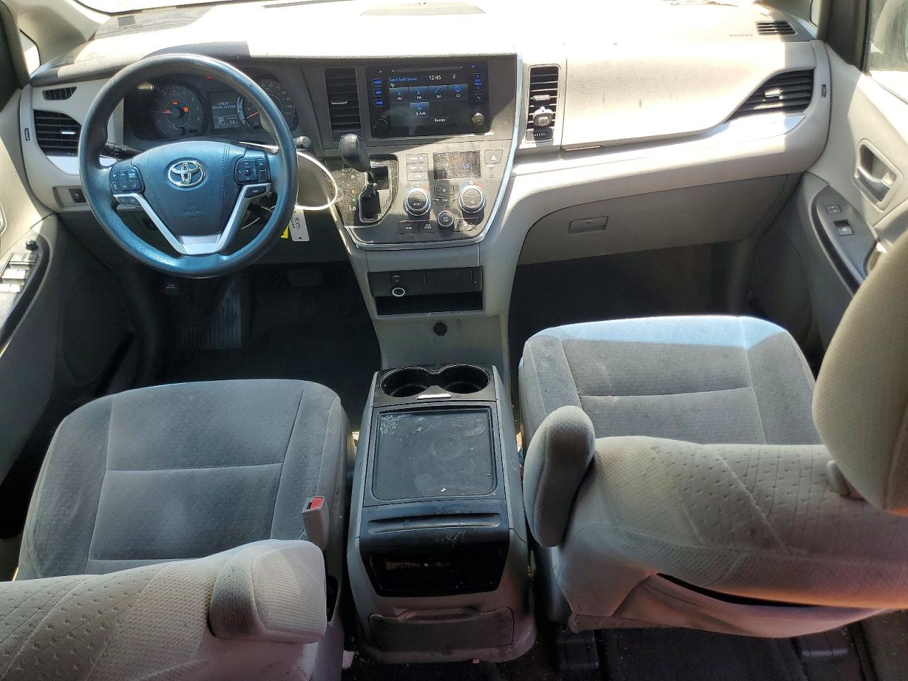2015 Toyota Sienna Le Белый vin: 5TDKK3DC3FS630402