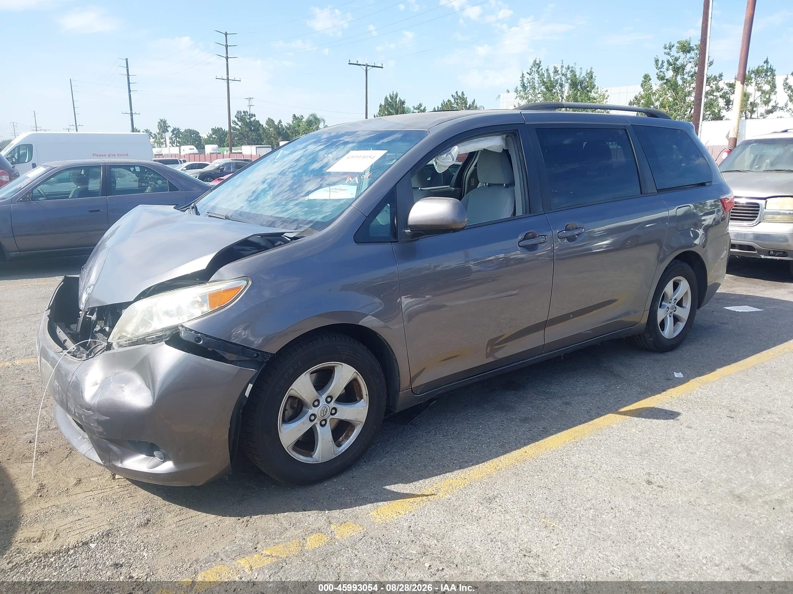 2015 Toyota Sienna Le 8 Passenger Gray vin: 5TDKK3DC3FS634045