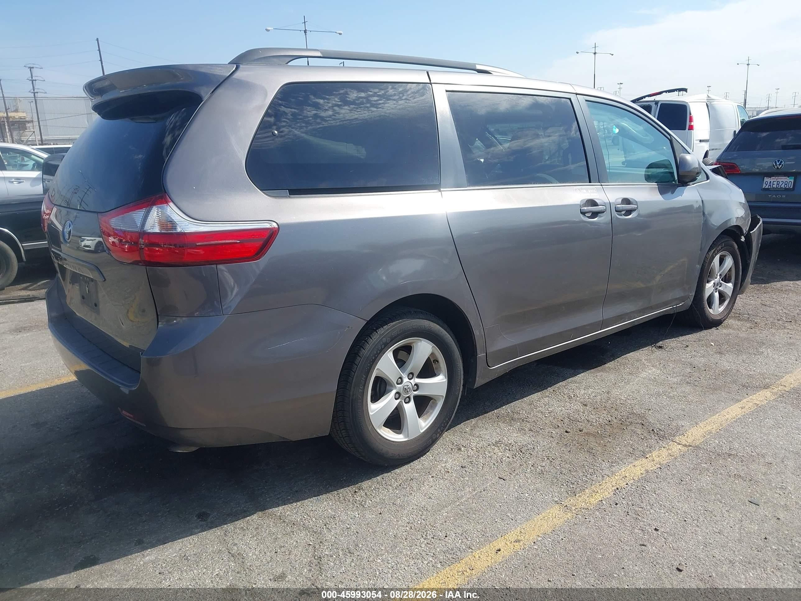 2015 Toyota Sienna Le 8 Passenger Gray vin: 5TDKK3DC3FS634045