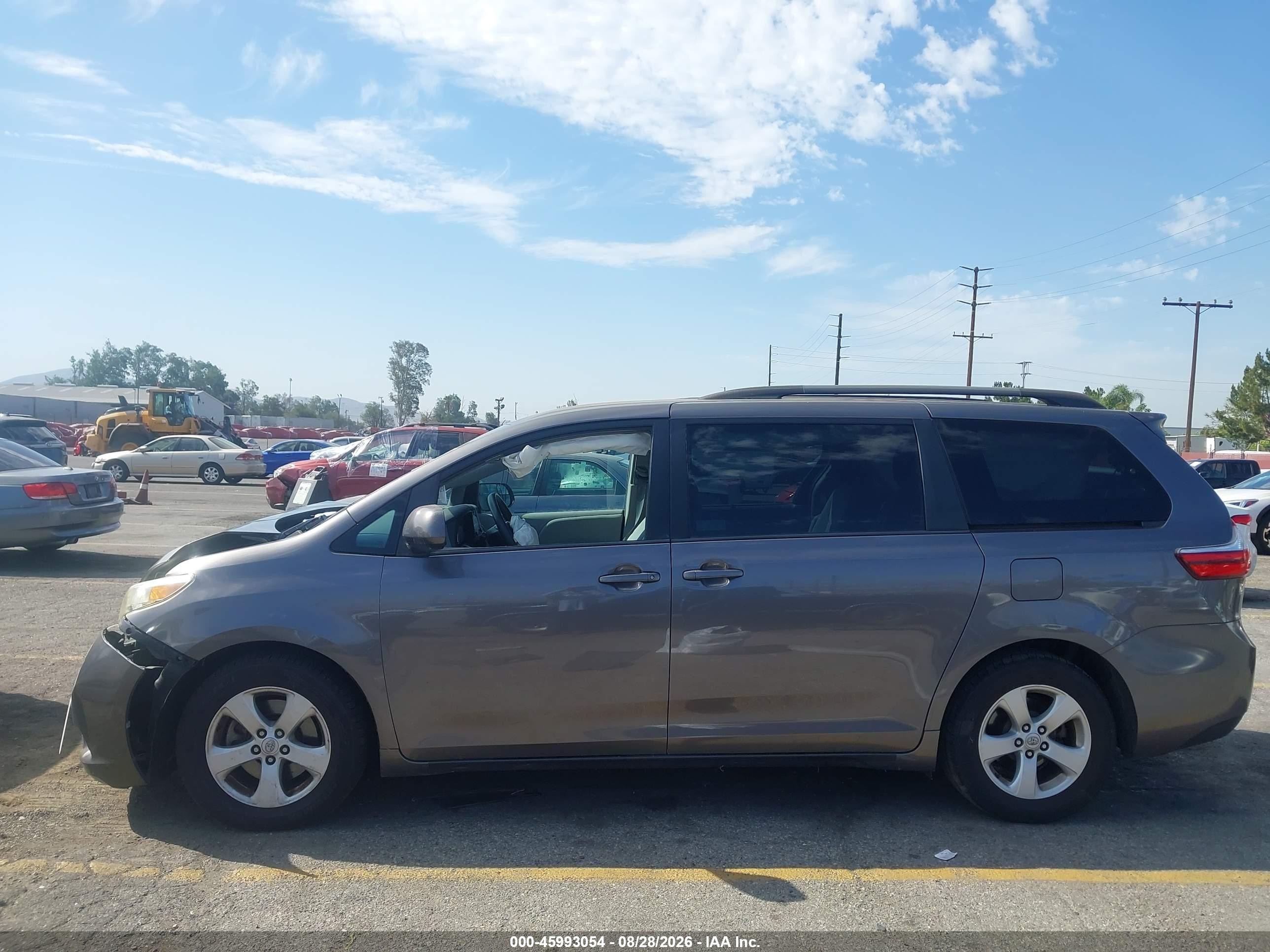 2015 Toyota Sienna Le 8 Passenger Gray vin: 5TDKK3DC3FS634045