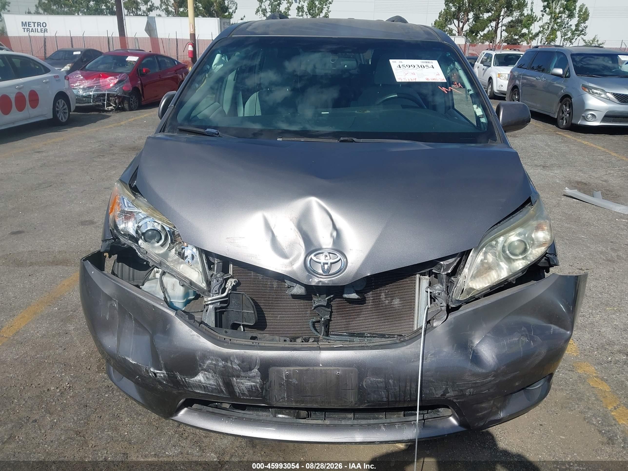 2015 Toyota Sienna Le 8 Passenger Gray vin: 5TDKK3DC3FS634045